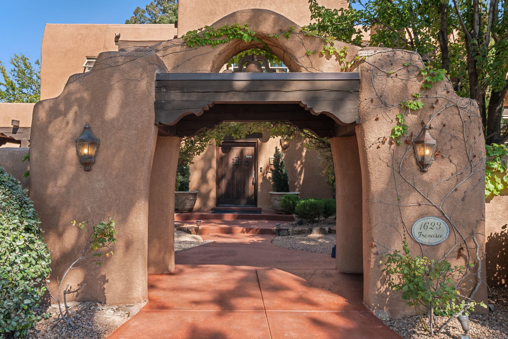 1623 Francisca Road NW, Los Ranchos, NM 87107