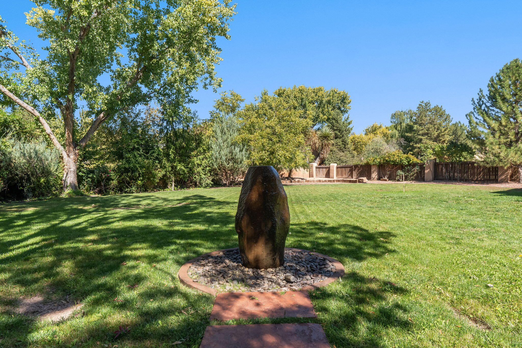 Photo 3 — 1623 Francisca Road NW