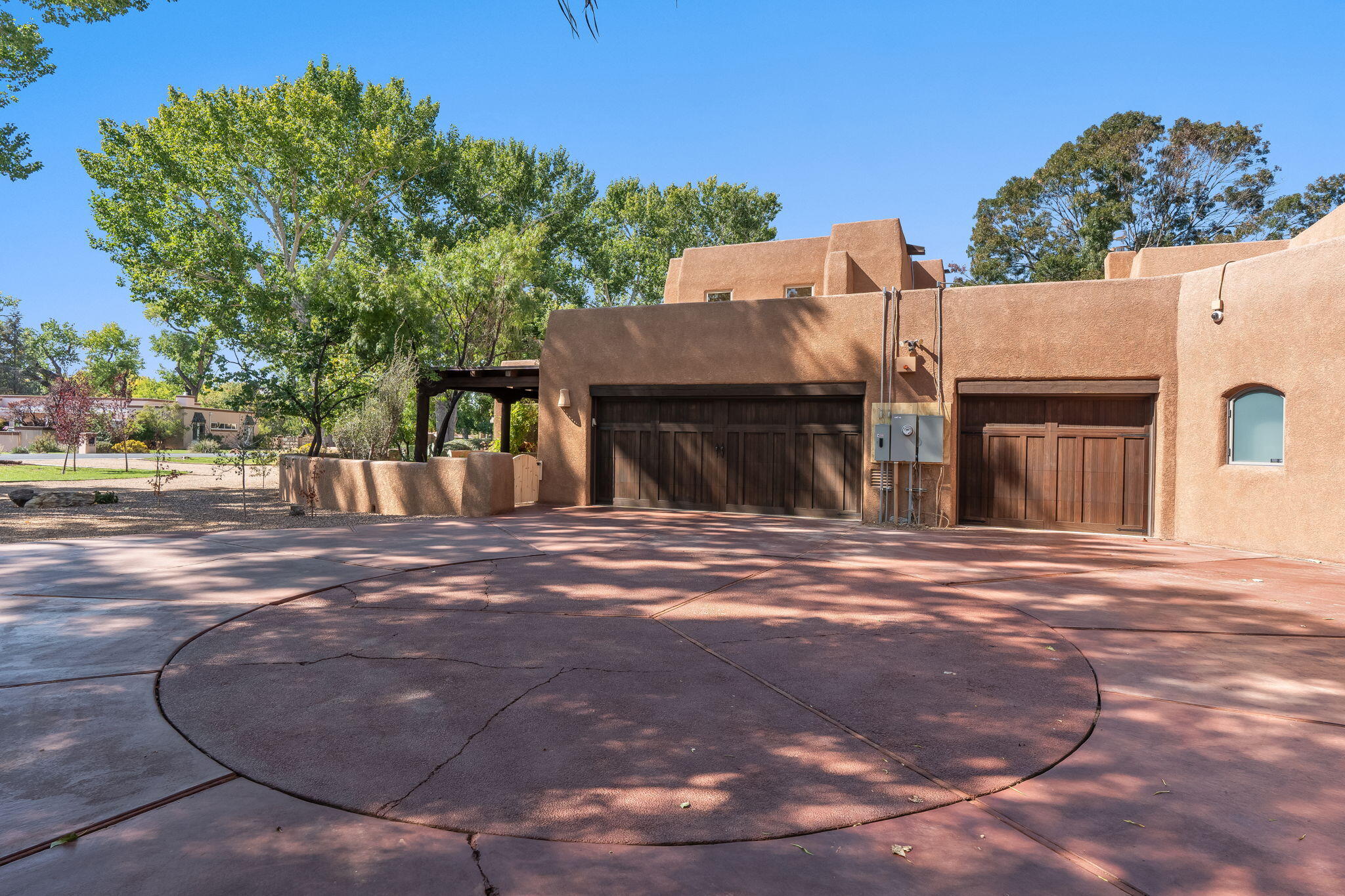 Photo 13 — 1623 Francisca Road NW