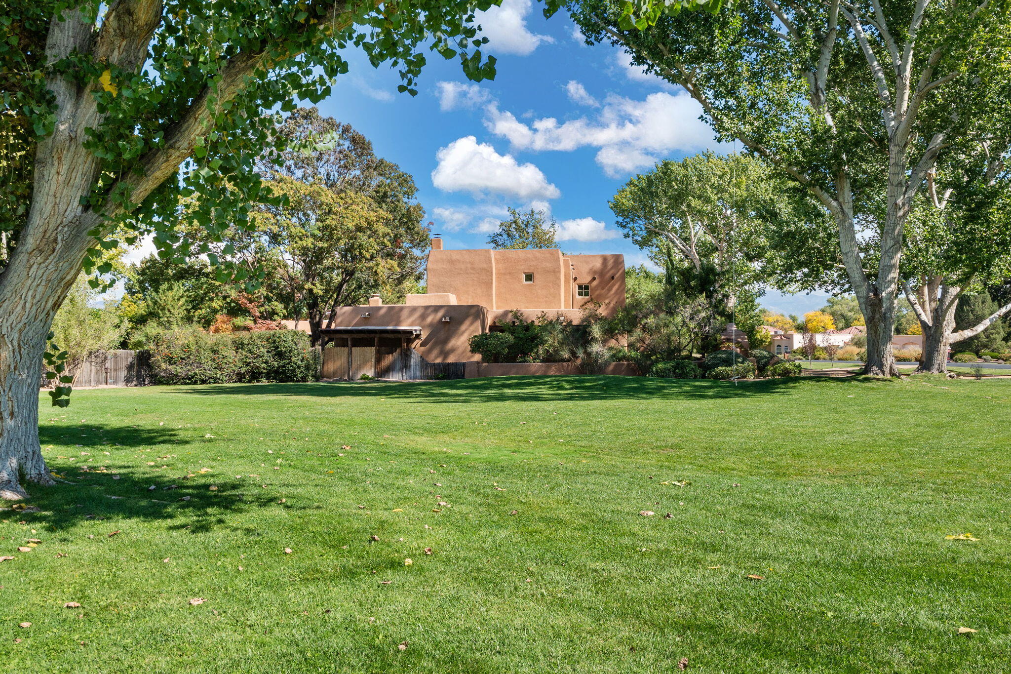 Photo 18 — 1623 Francisca Road NW