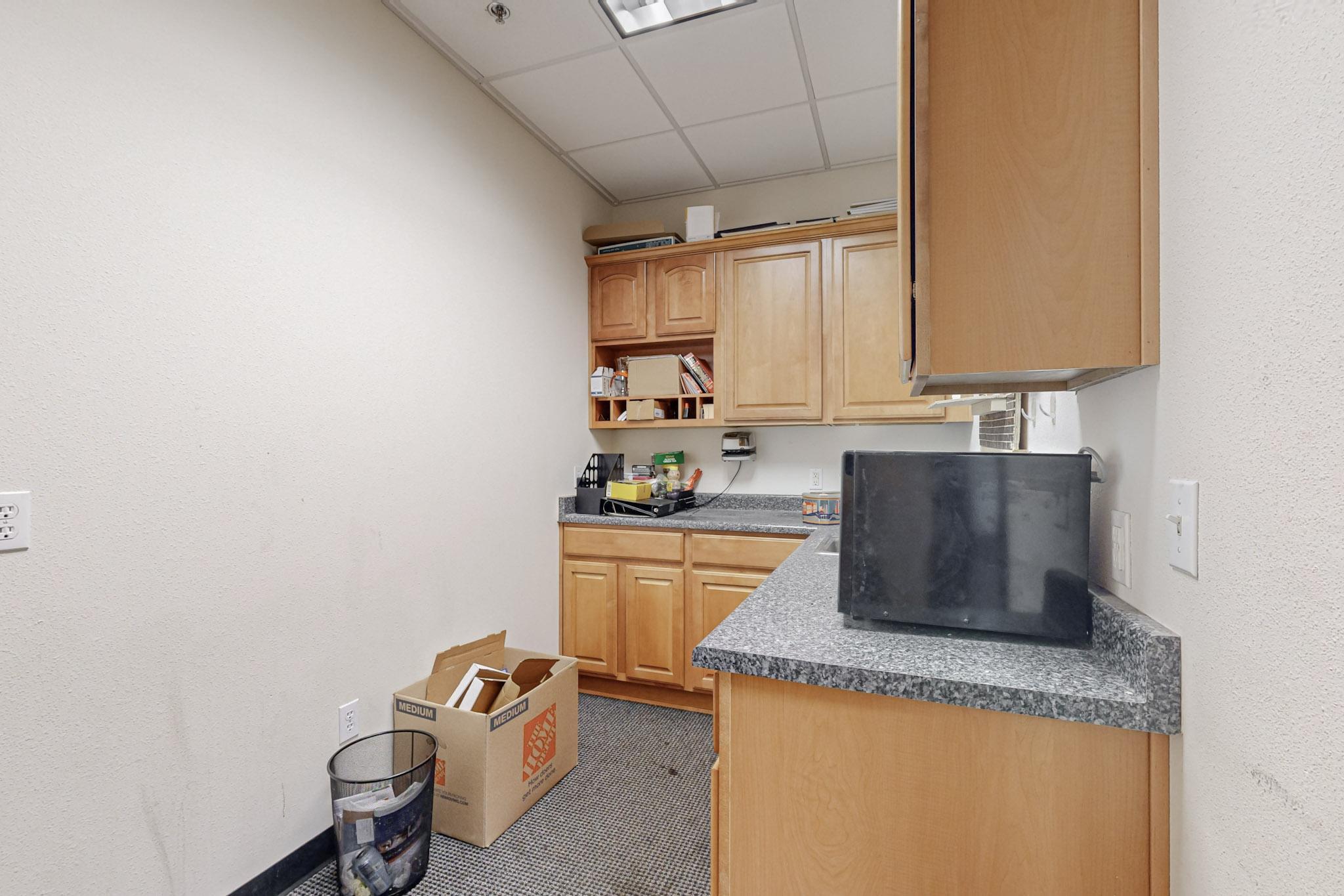 Photo 18 — 1121 4TH Street NW 1-A