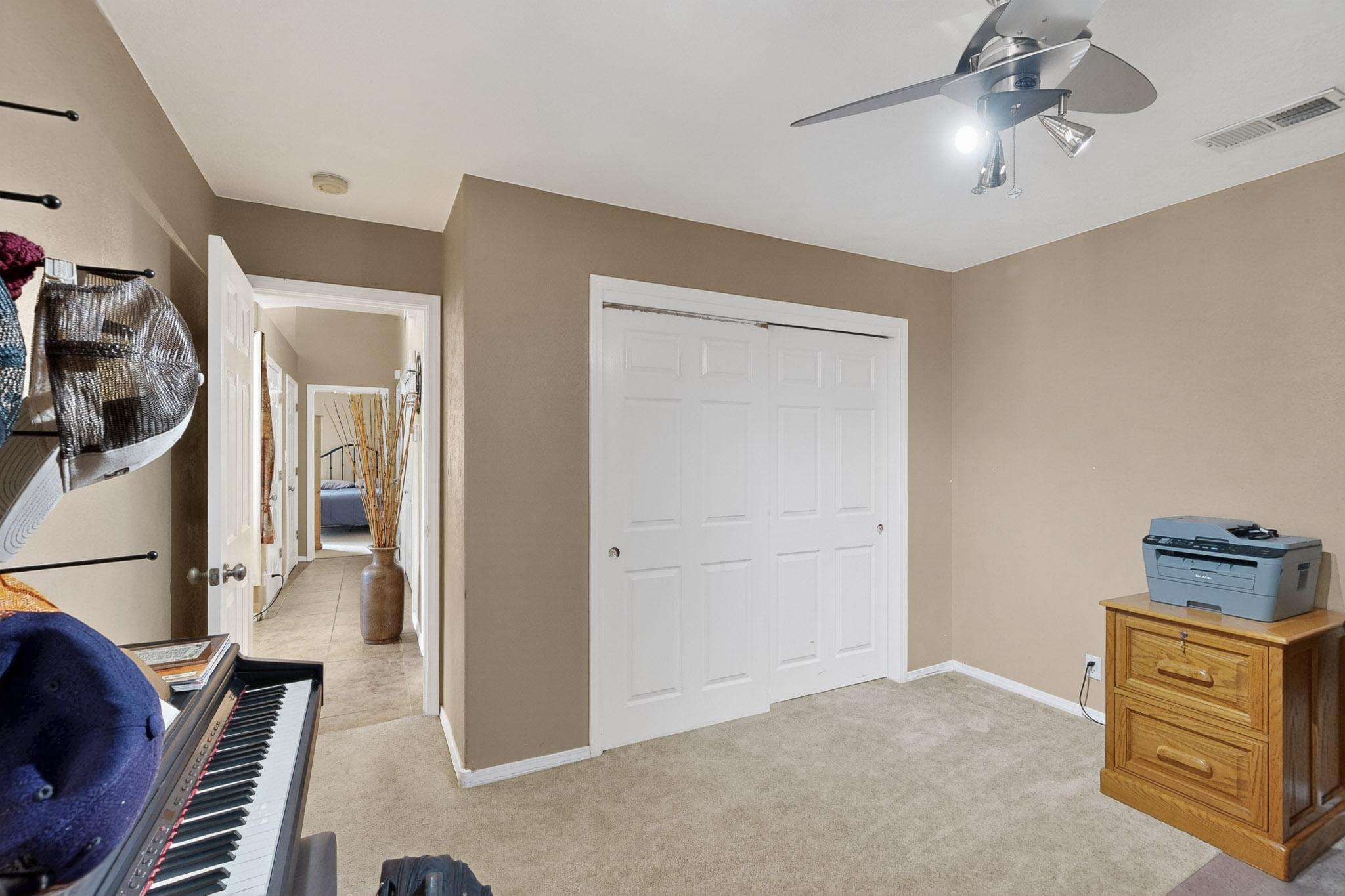 Photo 7 — 609 Wanda Street SW