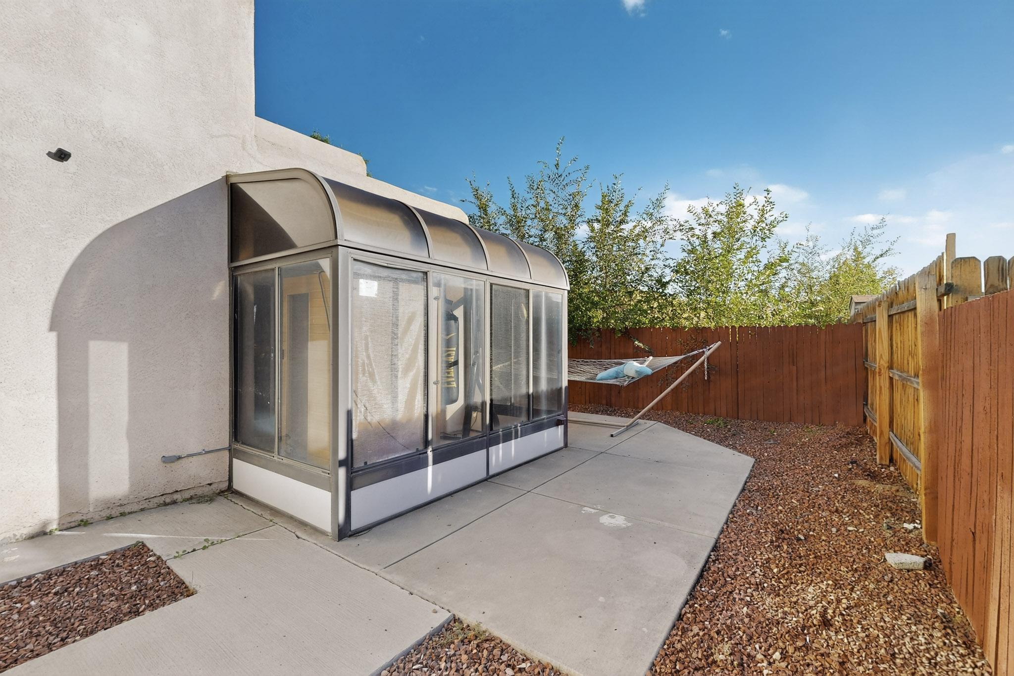 Photo 11 — 609 Wanda Street SW