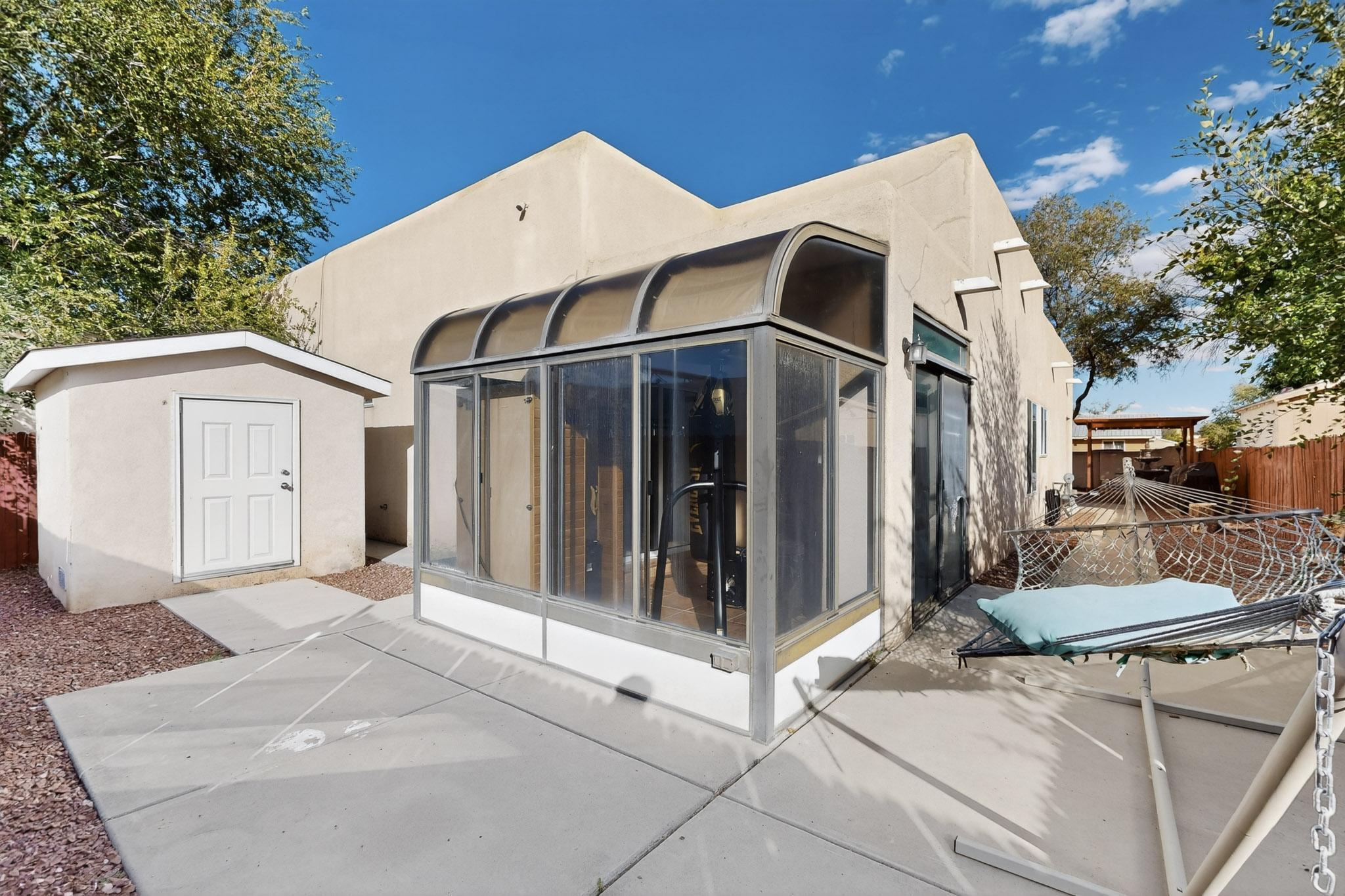 Photo 12 — 609 Wanda Street SW