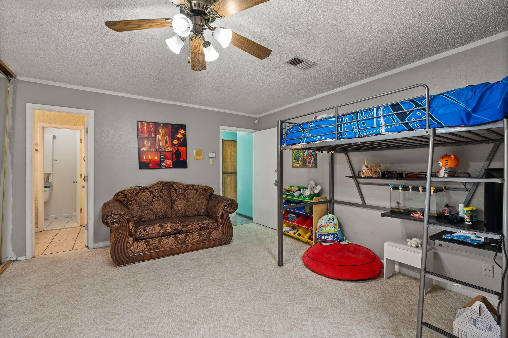 Photo 12 — 817 Oreja De Oro Drive SE