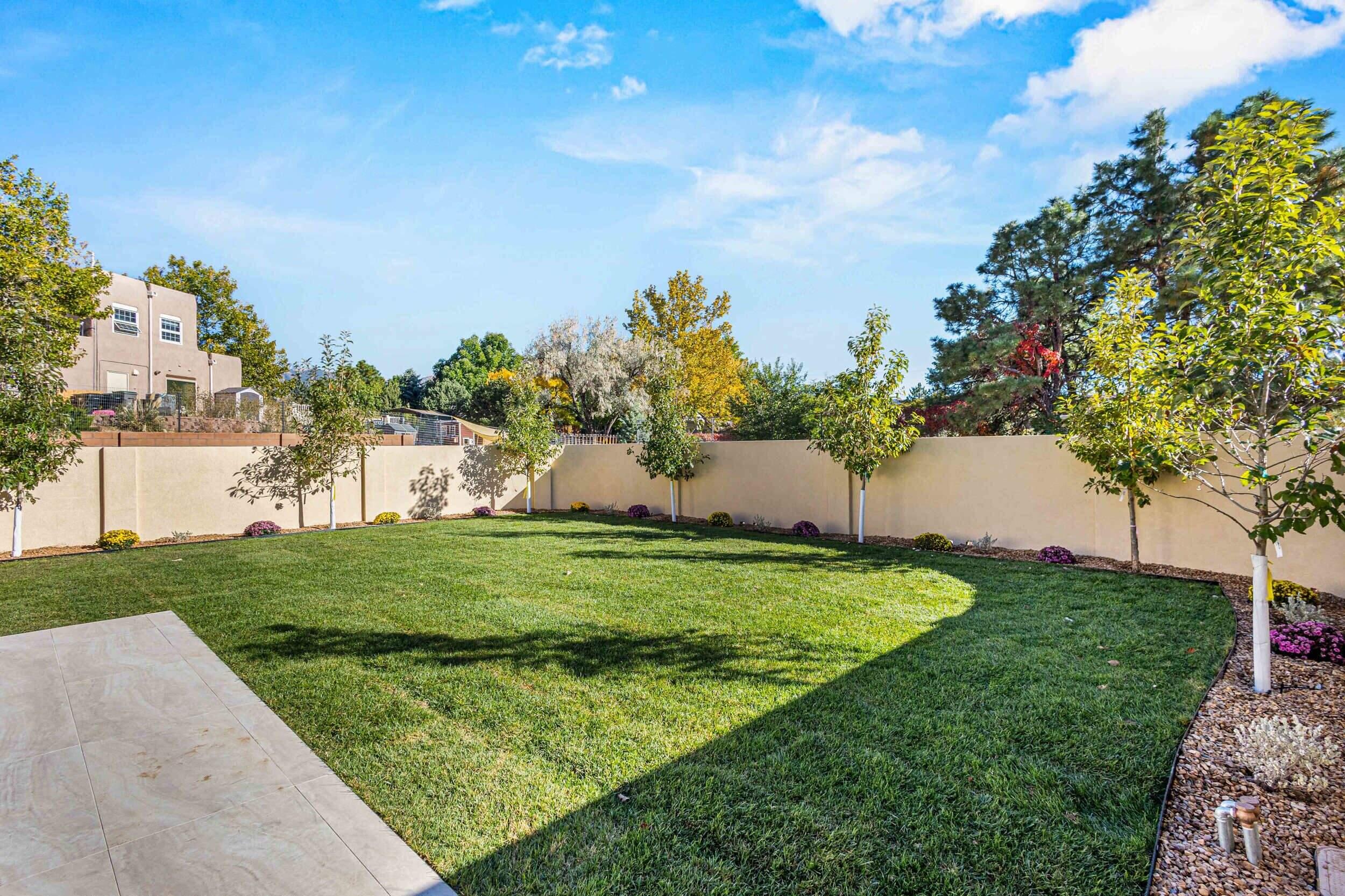 Photo 16 — 11800 ANAHEIM Avenue NE