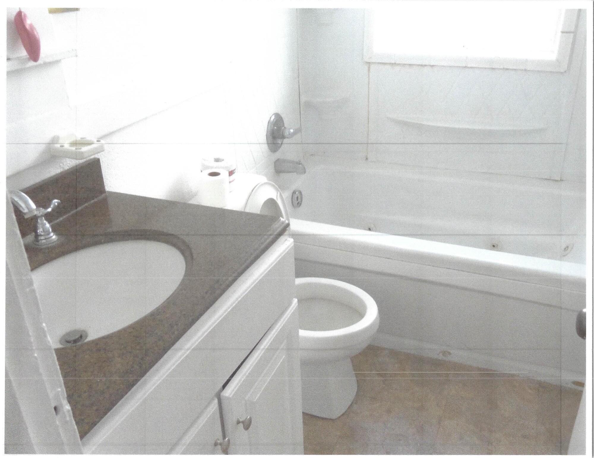 Photo 11 — 810 Roma Avenue NW