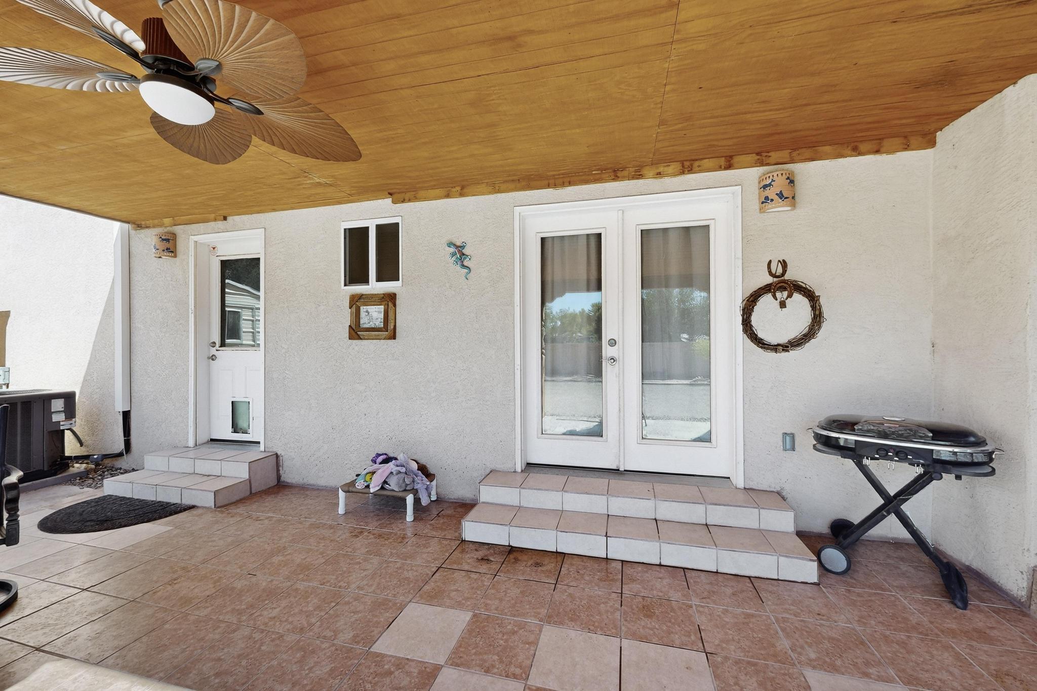 Photo 17 — 122 Valencia Road