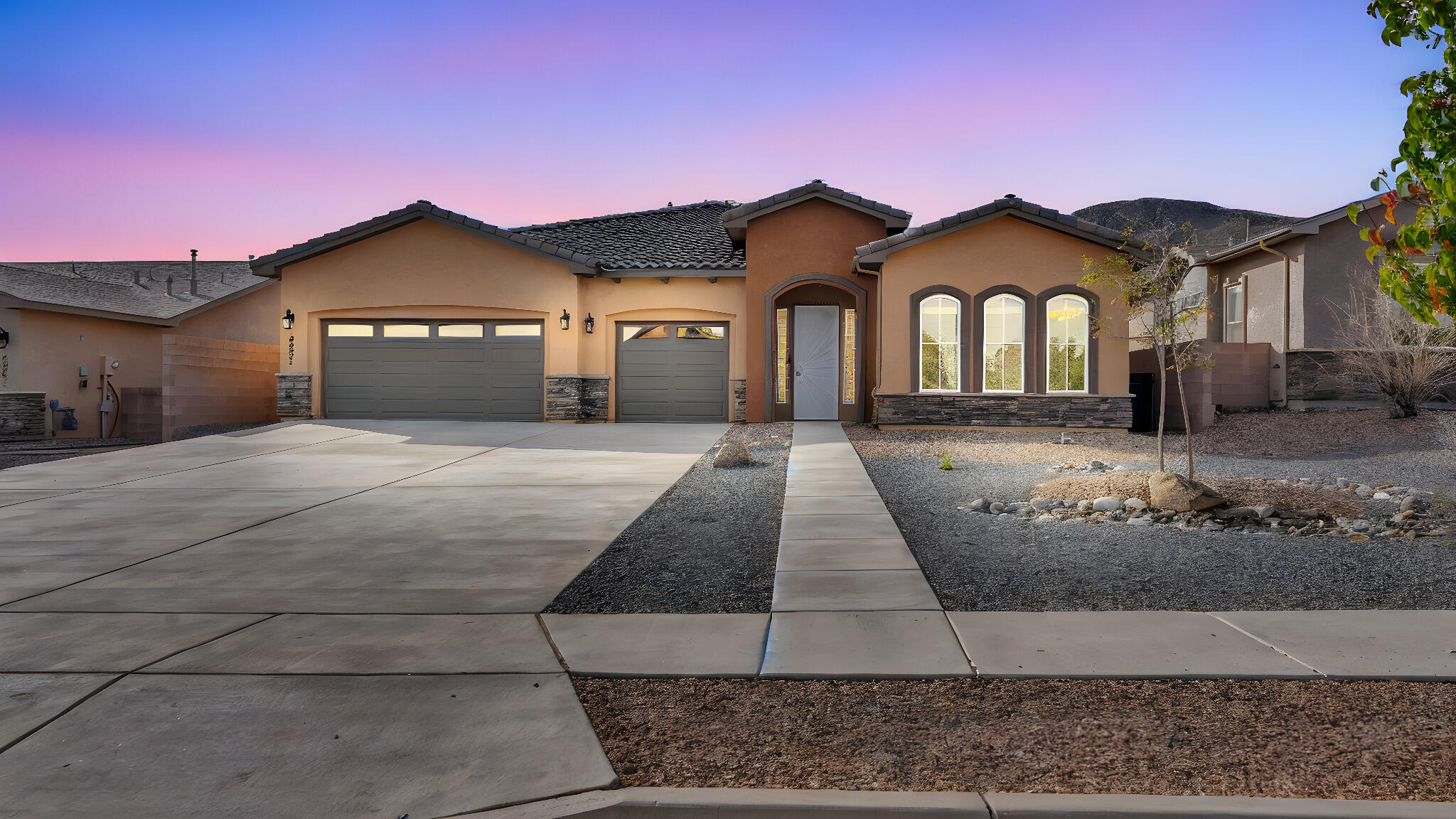 Photo 4 — 4281 RED RIVER Road SW
