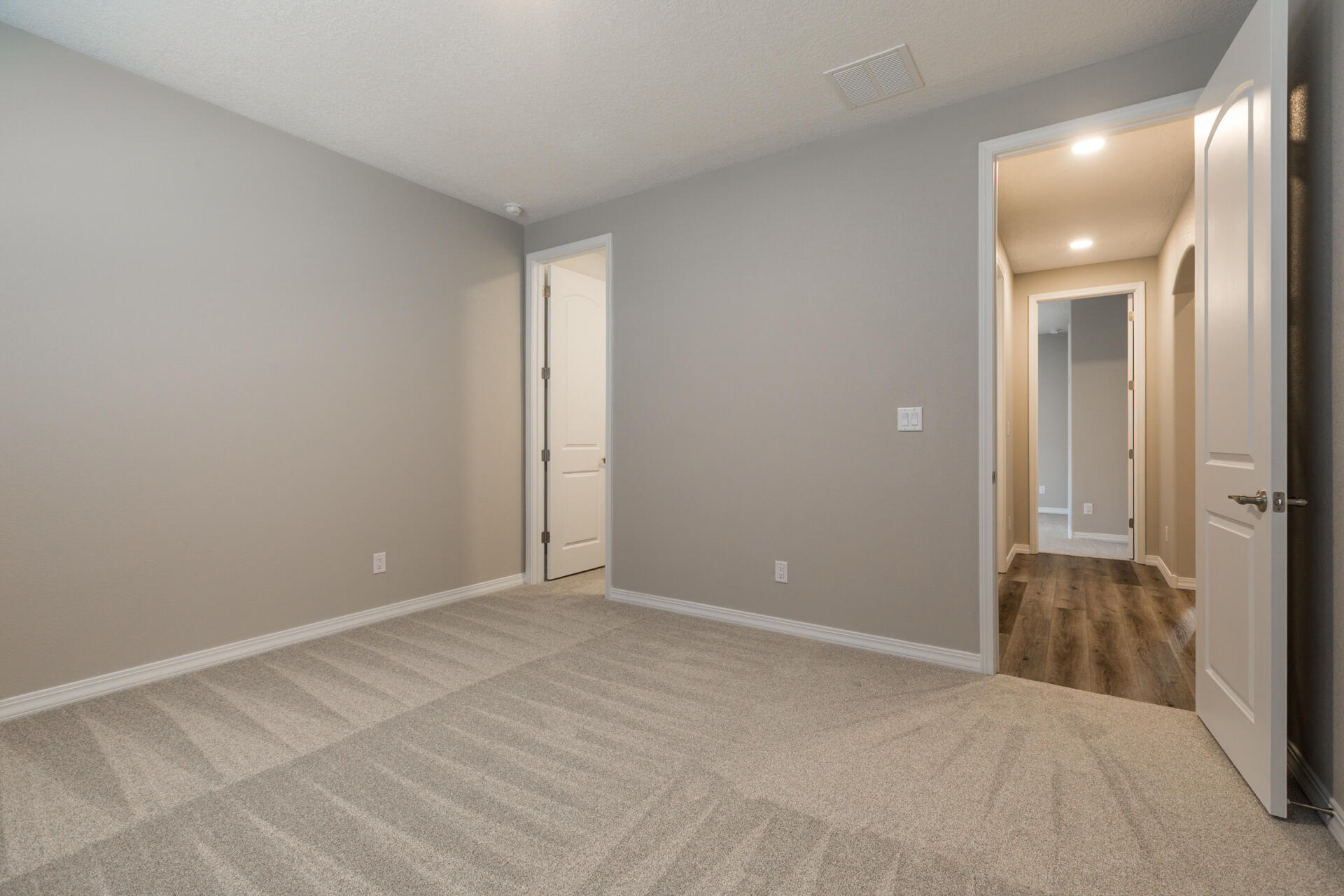 Photo 2 — 4805 Guadalupe Peak Street SW