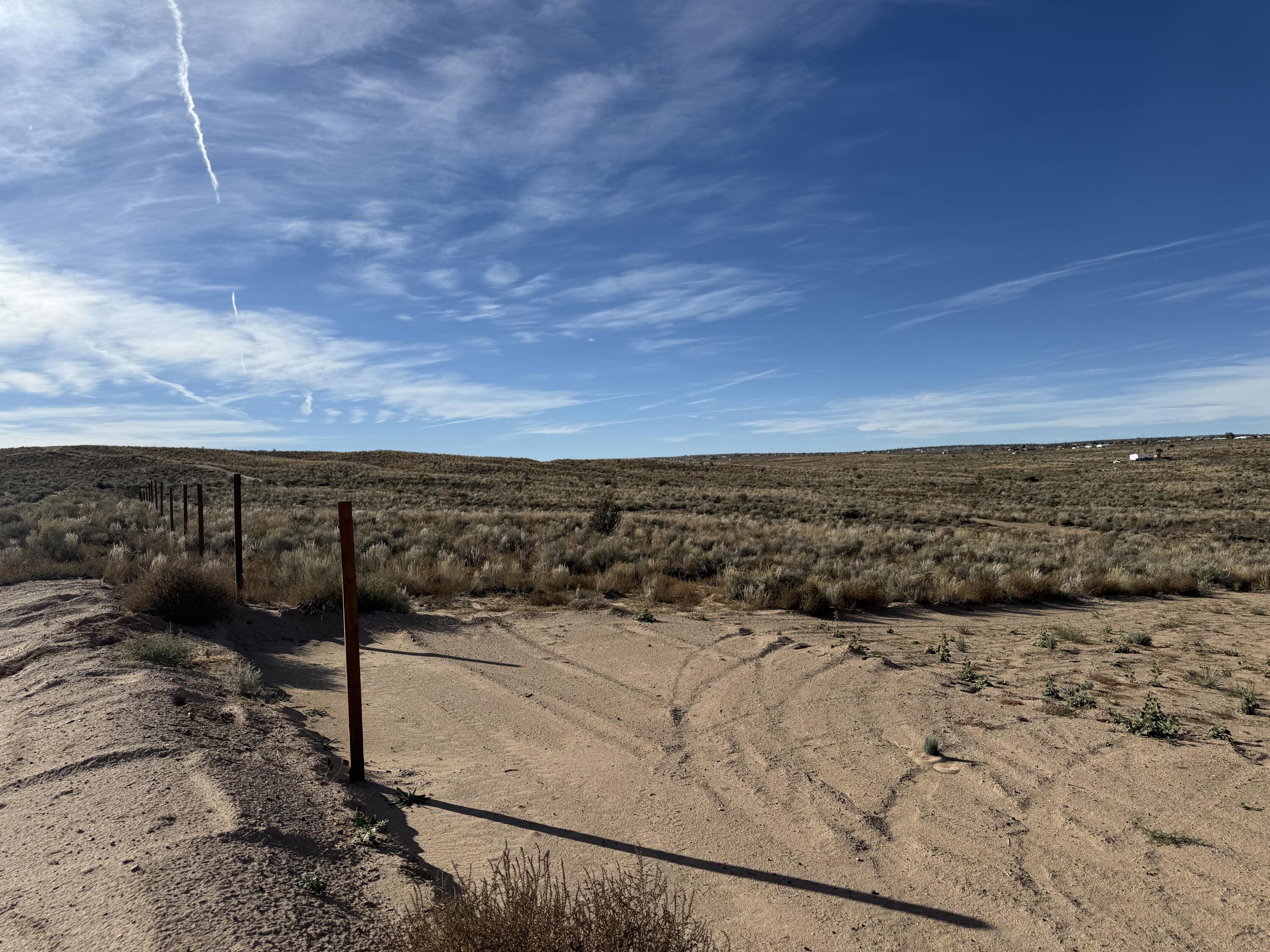 Photo 5 — 705 Mariposa Road SW