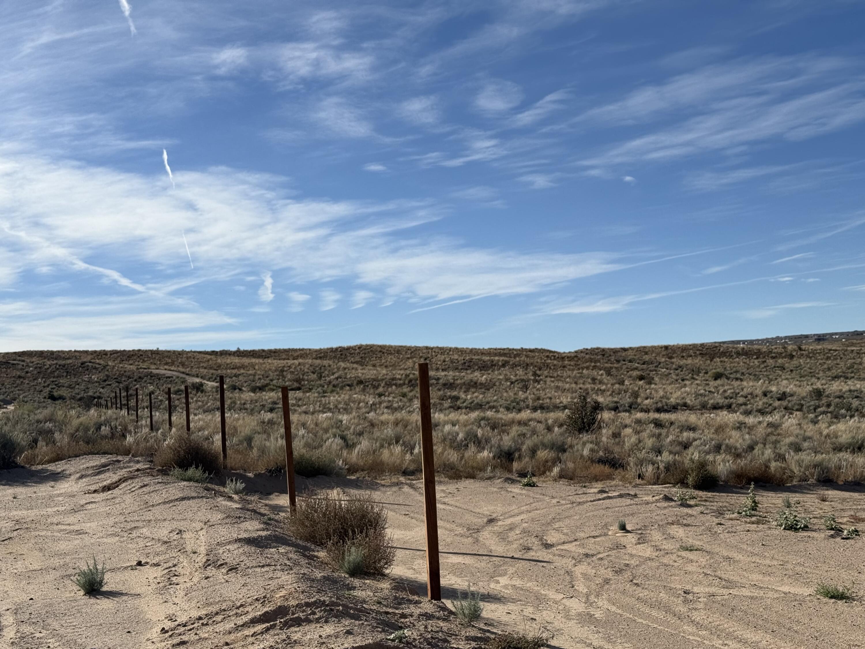 Photo 12 — 705 Mariposa Road SW