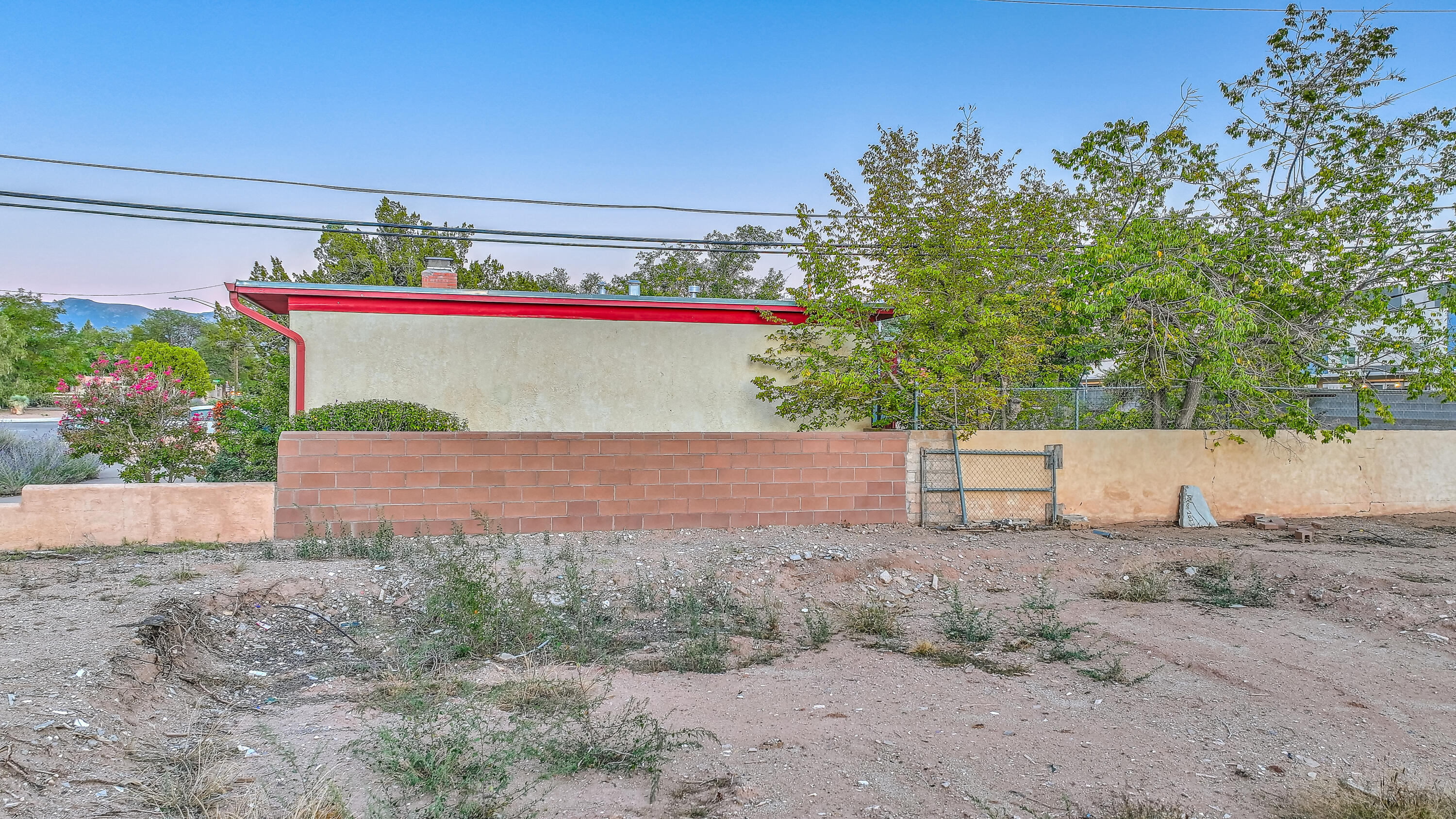 Photo 7 — 4100 RIDGELEY Avenue NE