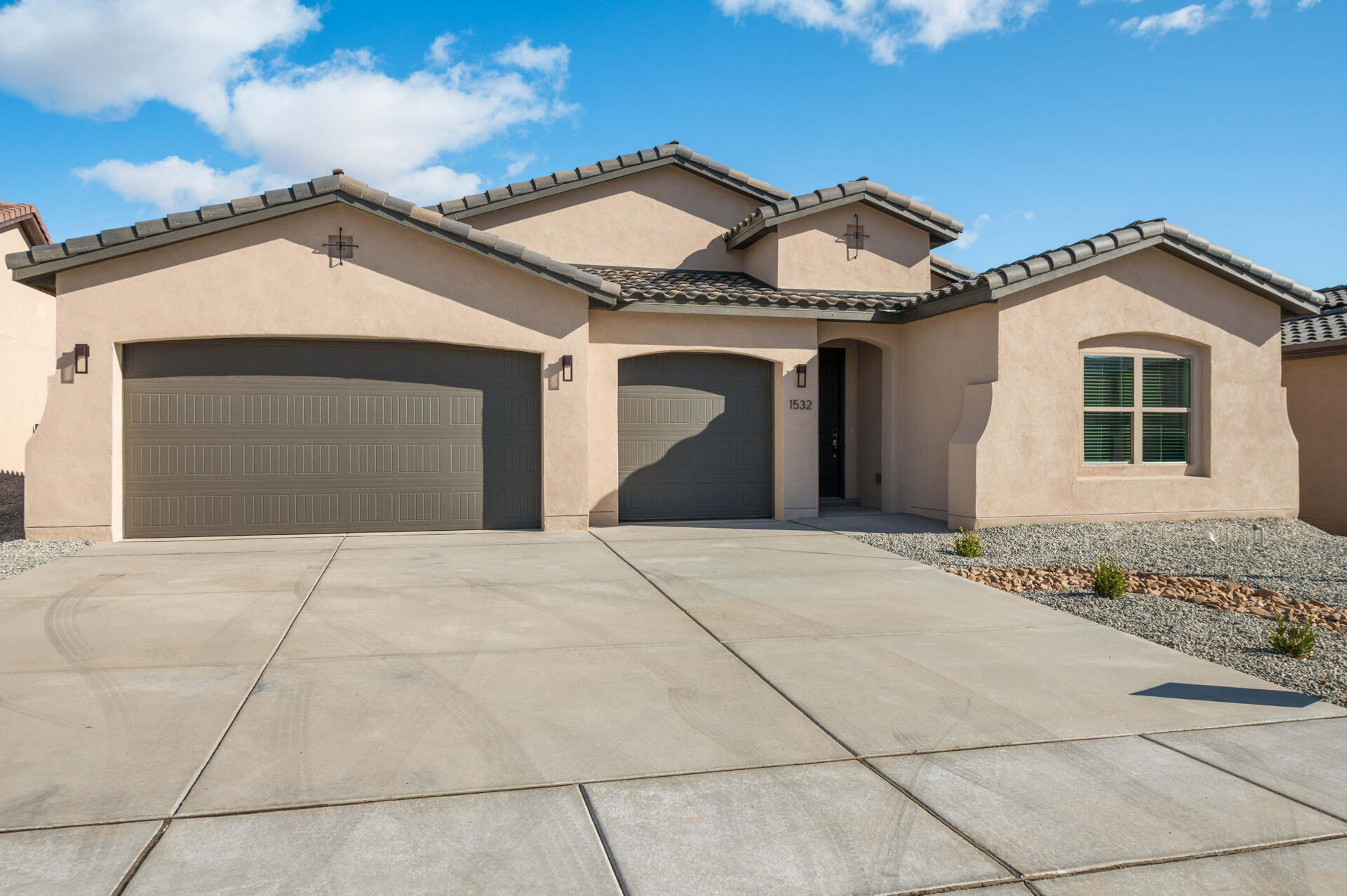 1532 Valle De Colores Road NW, Los Lunas, NM 87031