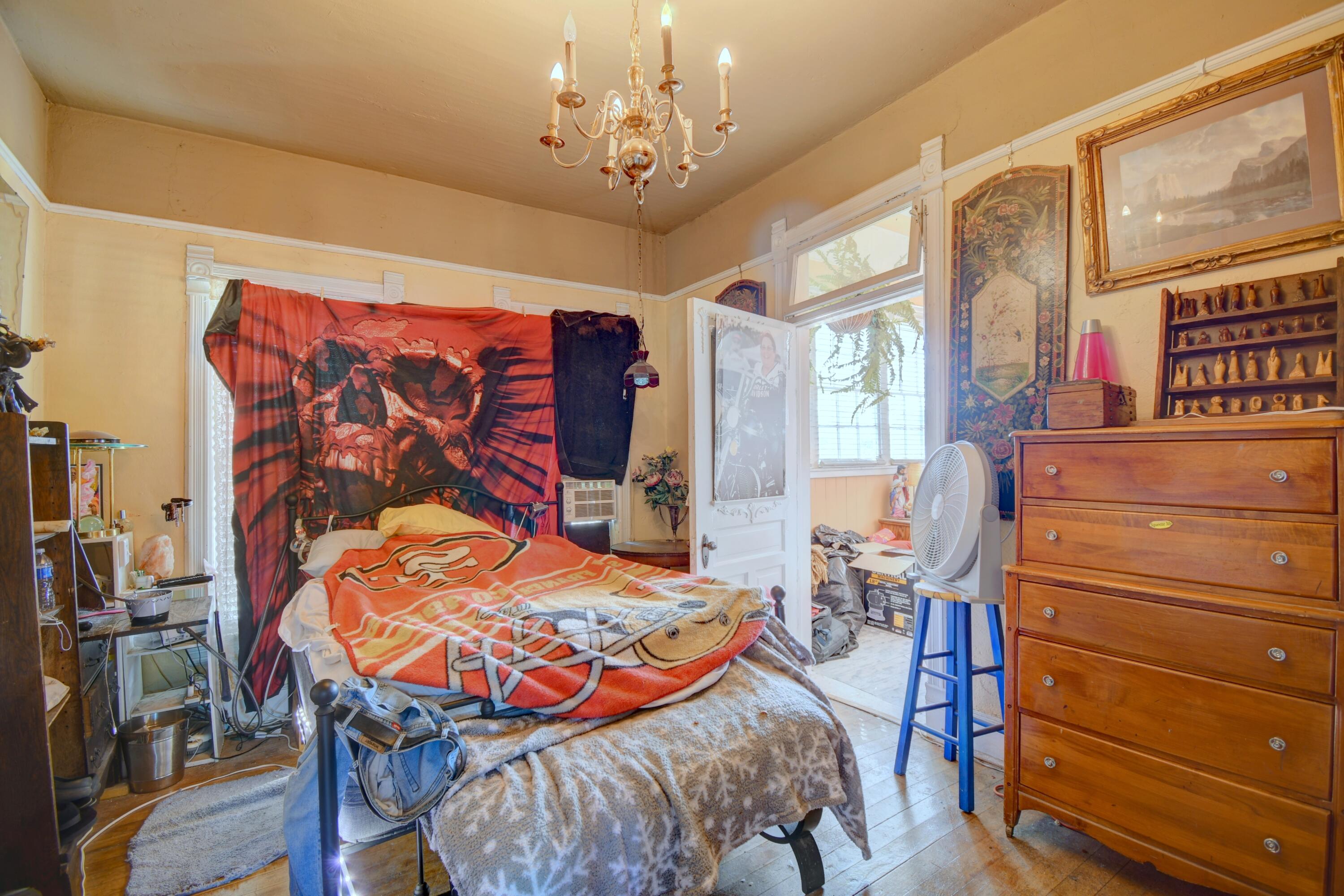 Photo 13 — 422 Dalies Avenue