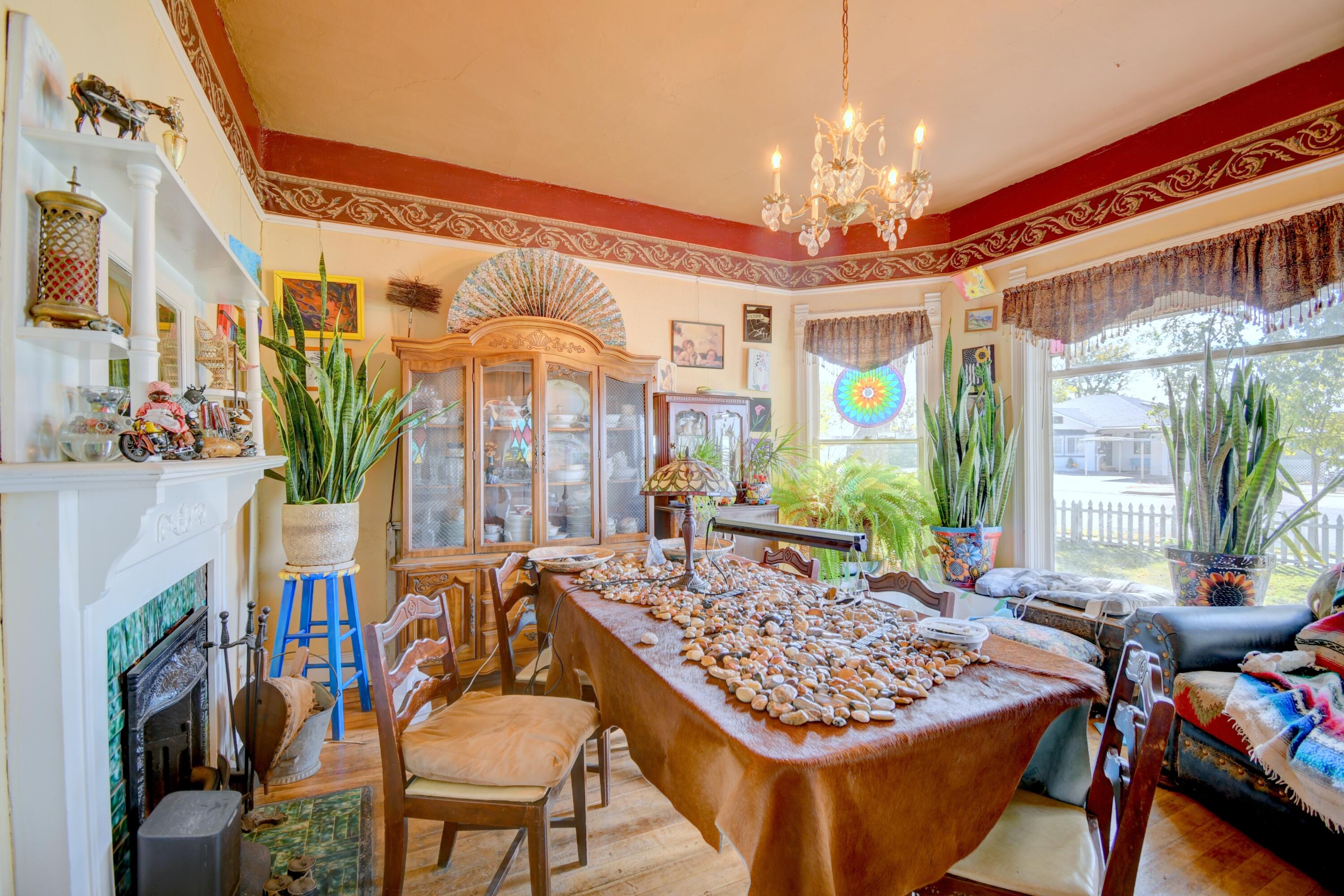 Photo 18 — 422 Dalies Avenue