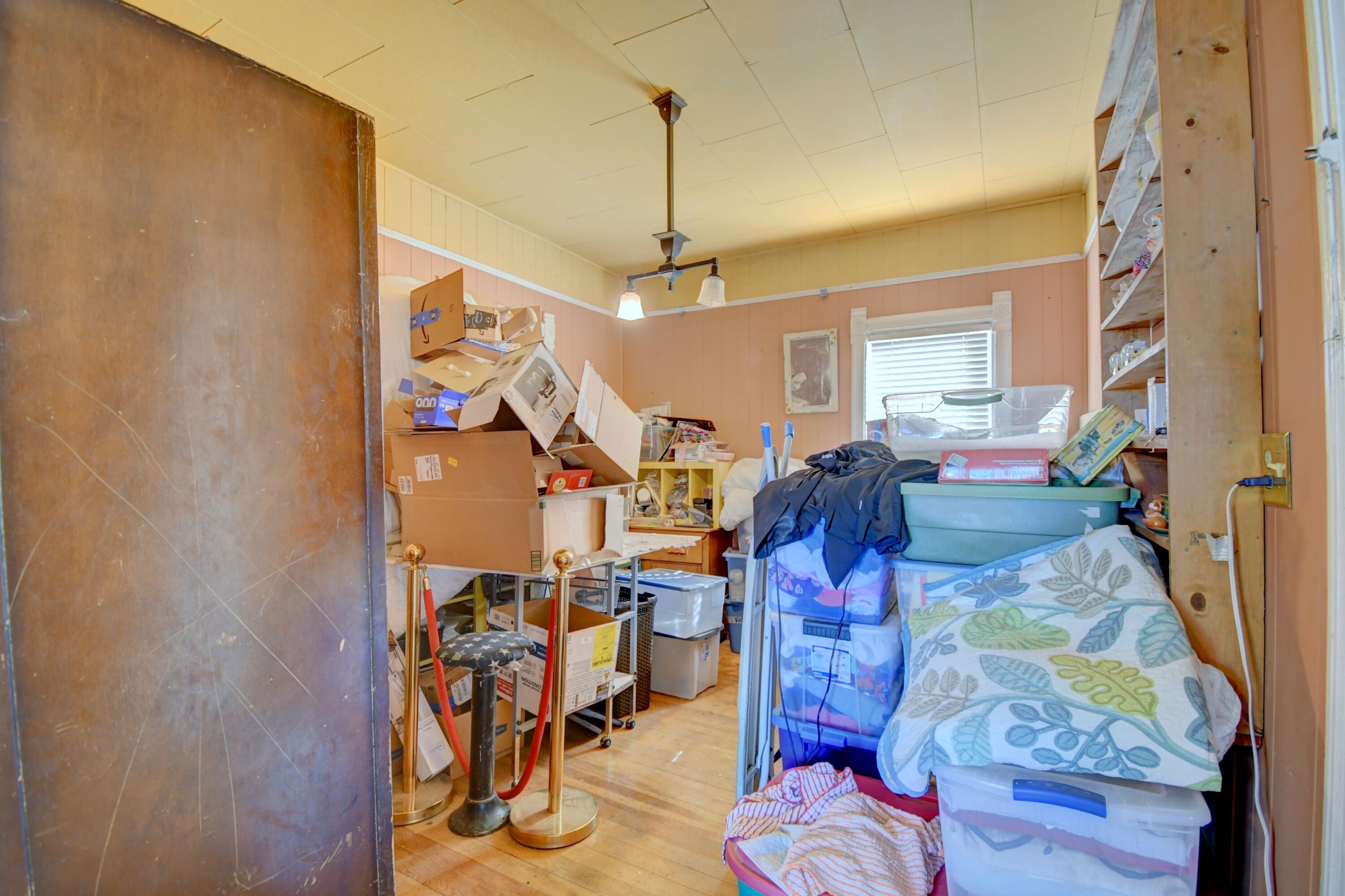 Photo 14 — 422 Dalies Avenue
