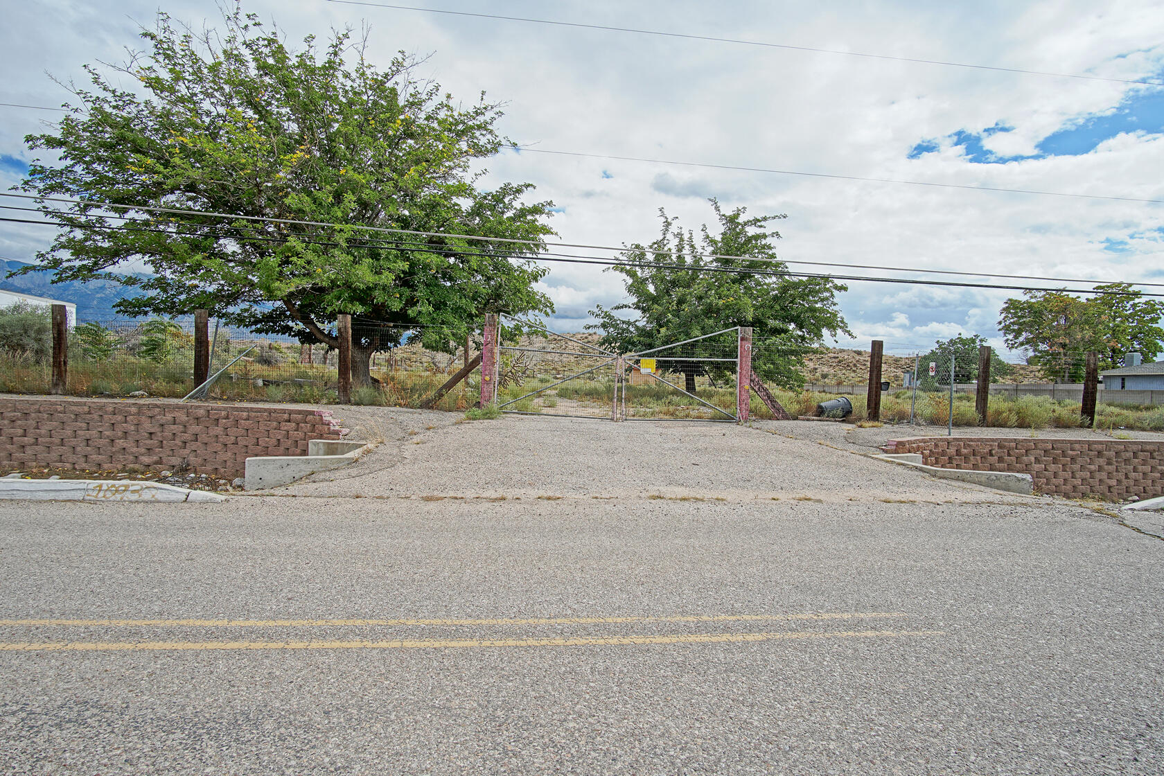 Photo 11 — 10930 Edith Boulevard NE