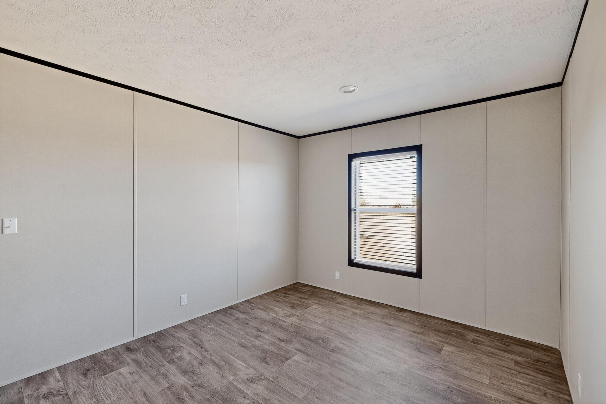 Photo 4 — 316 Hill Road NE