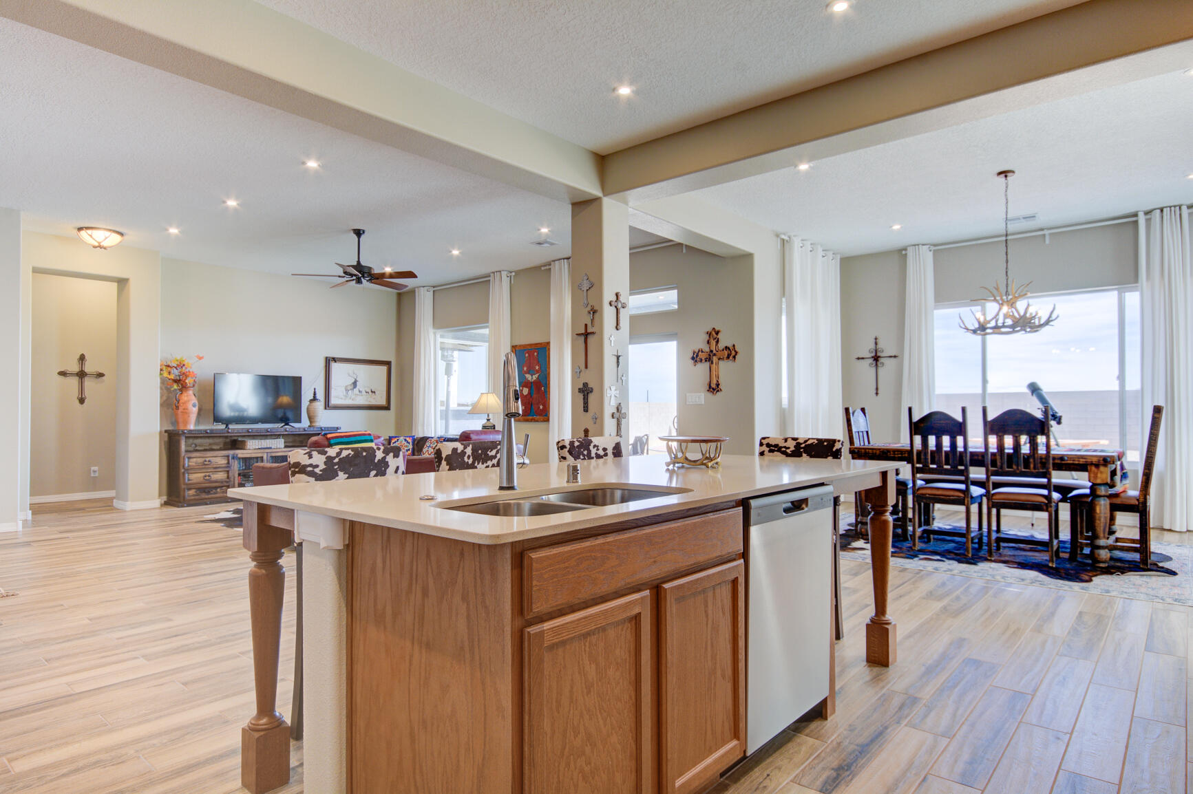 Photo 16 — 460 Rio Chama Circle SW