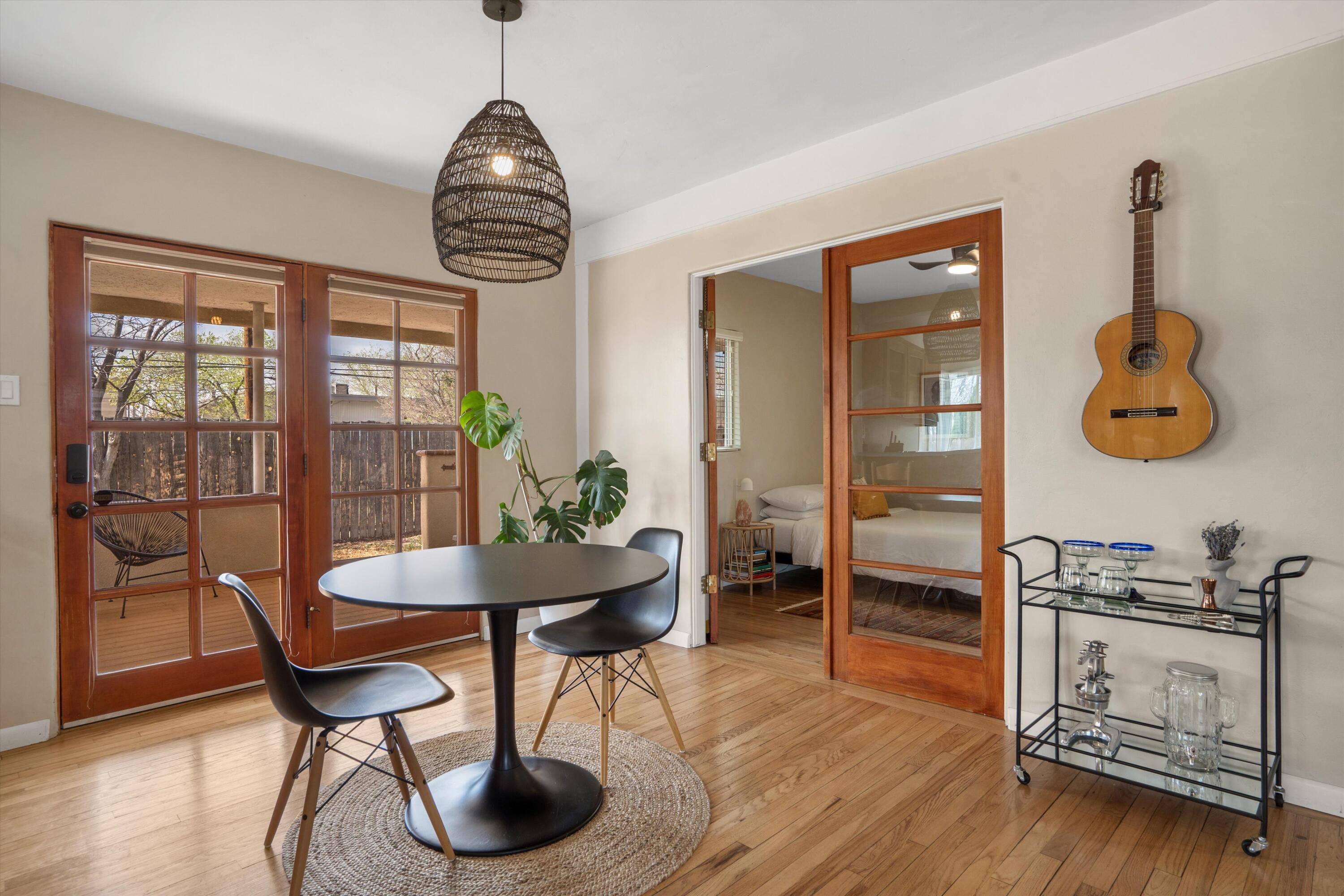 Photo 9 — 213 Girard Boulevard SE