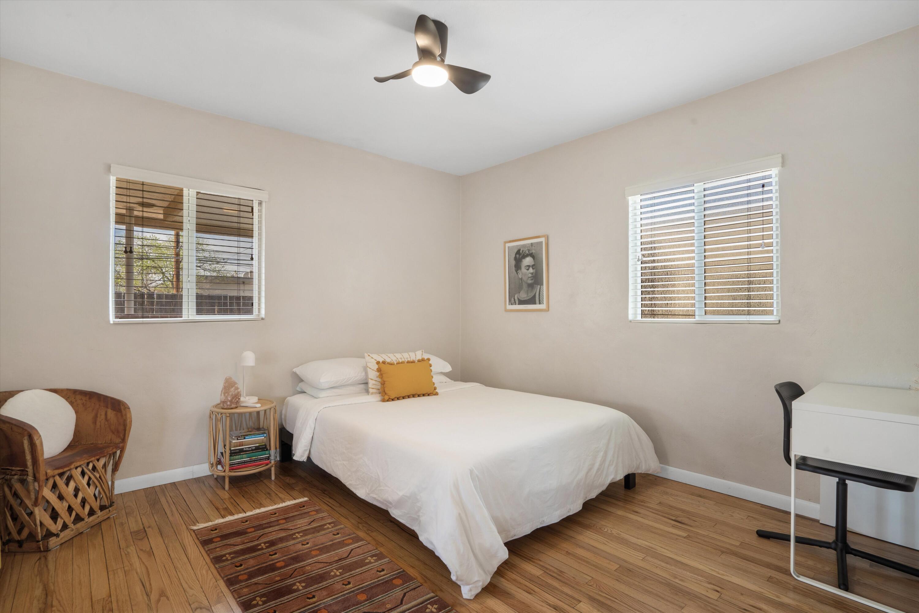 Photo 11 — 213 Girard Boulevard SE