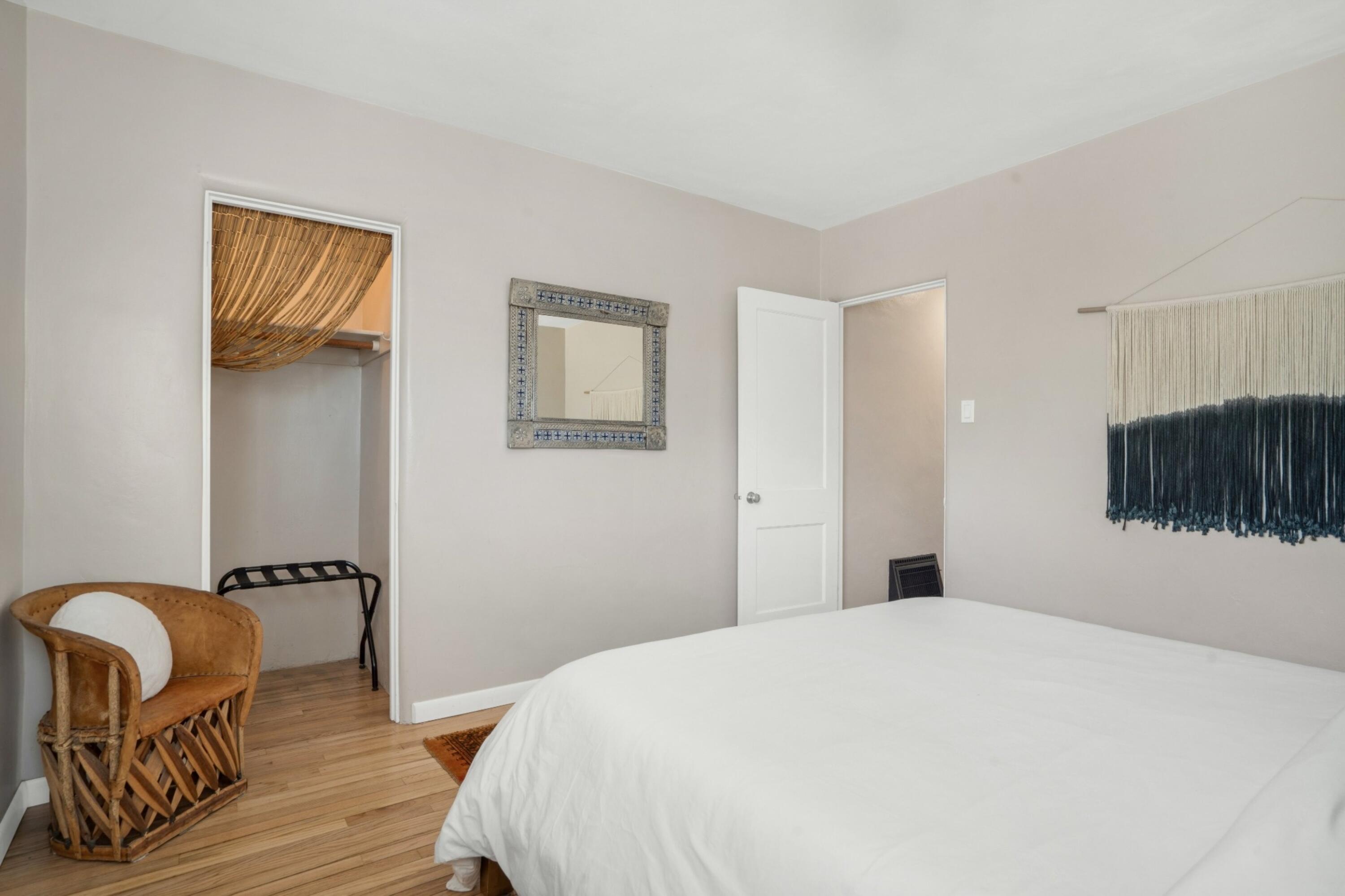 Photo 19 — 213 Girard Boulevard SE