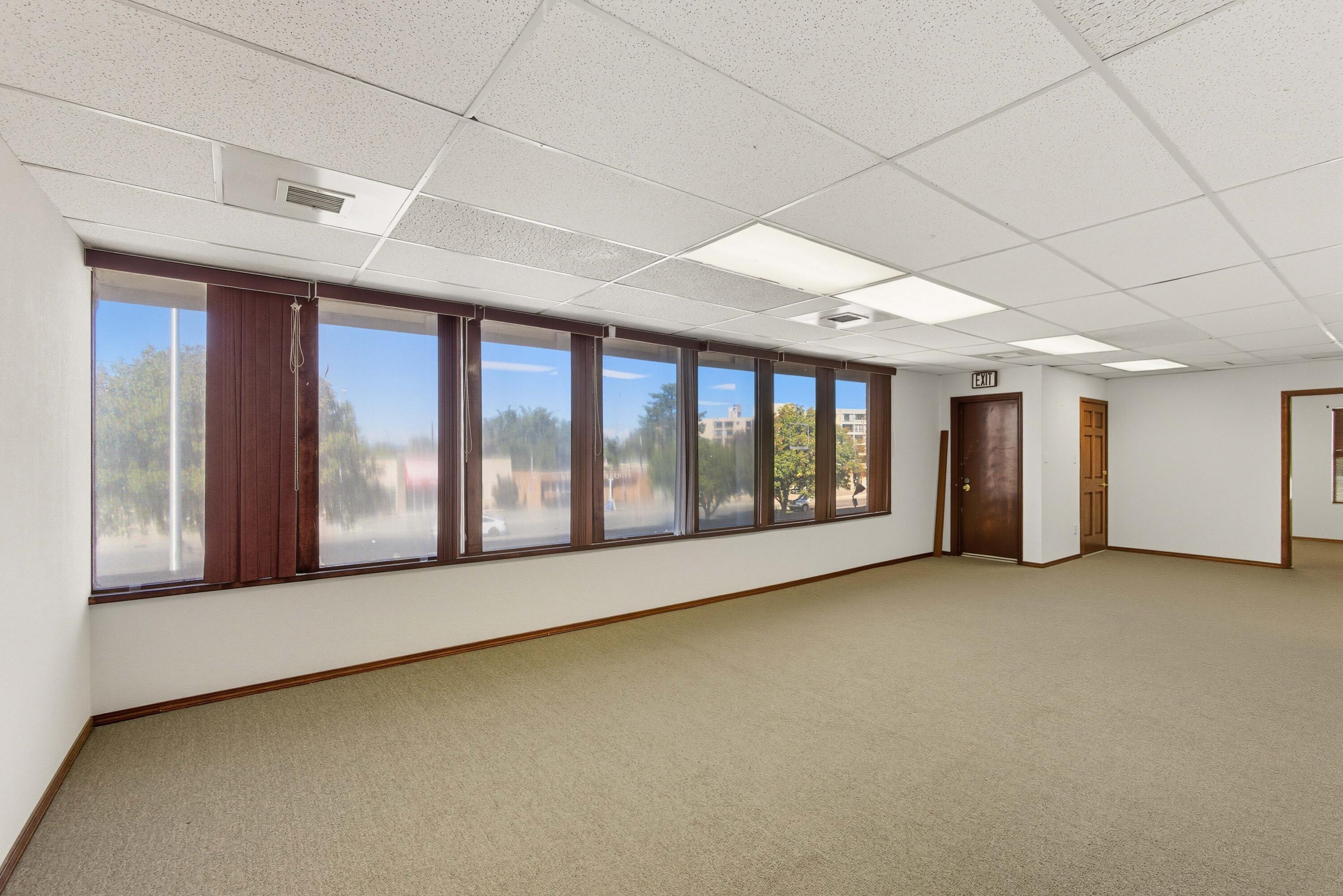 Photo 16 — 740 San Mateo Boulevard NE