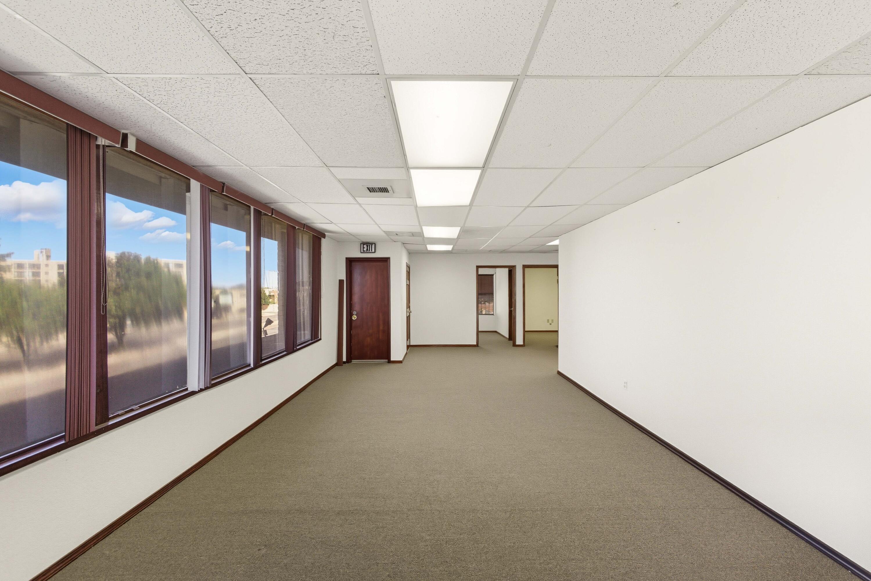 Photo 15 — 740 San Mateo Boulevard NE