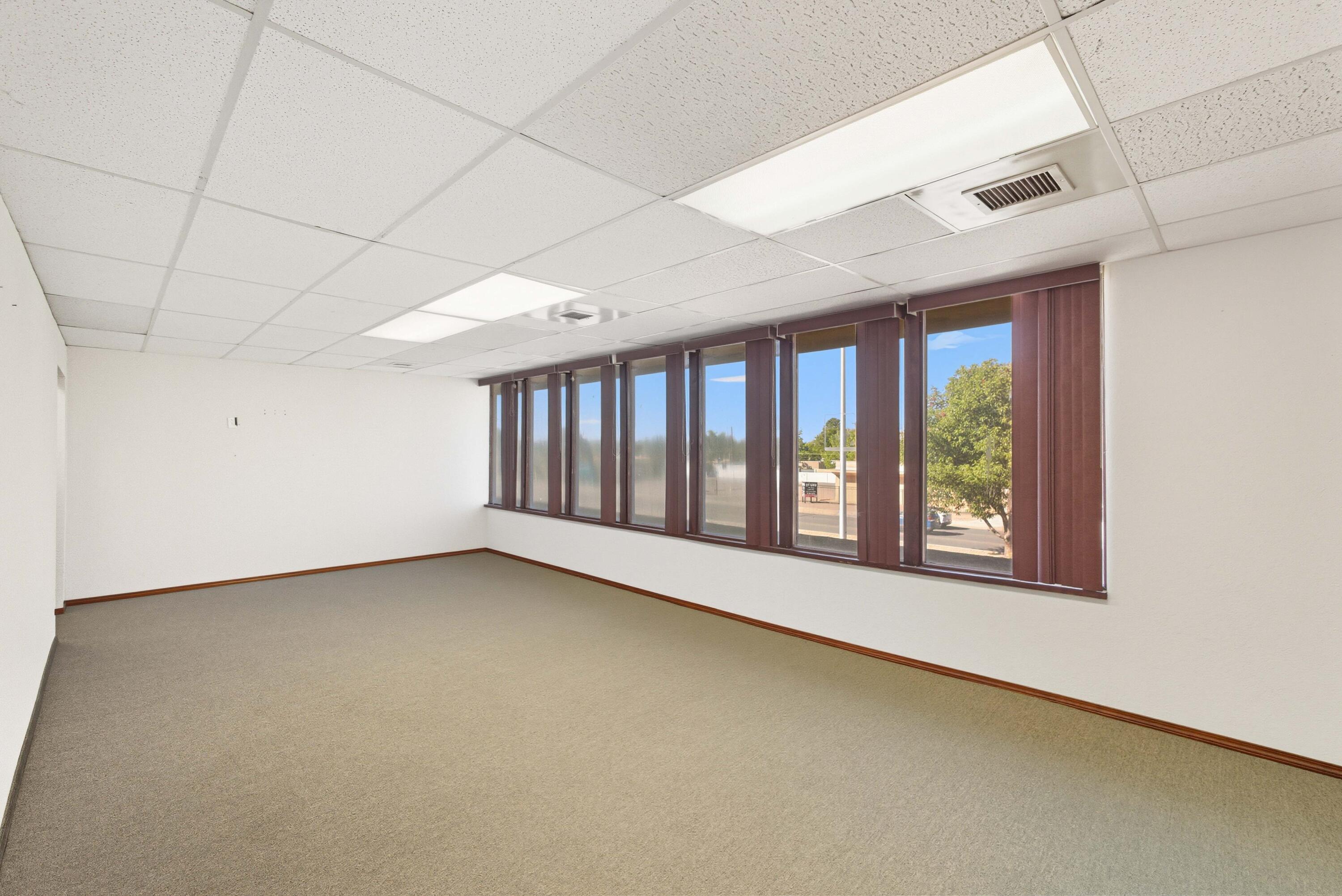 Photo 12 — 740 San Mateo Boulevard NE