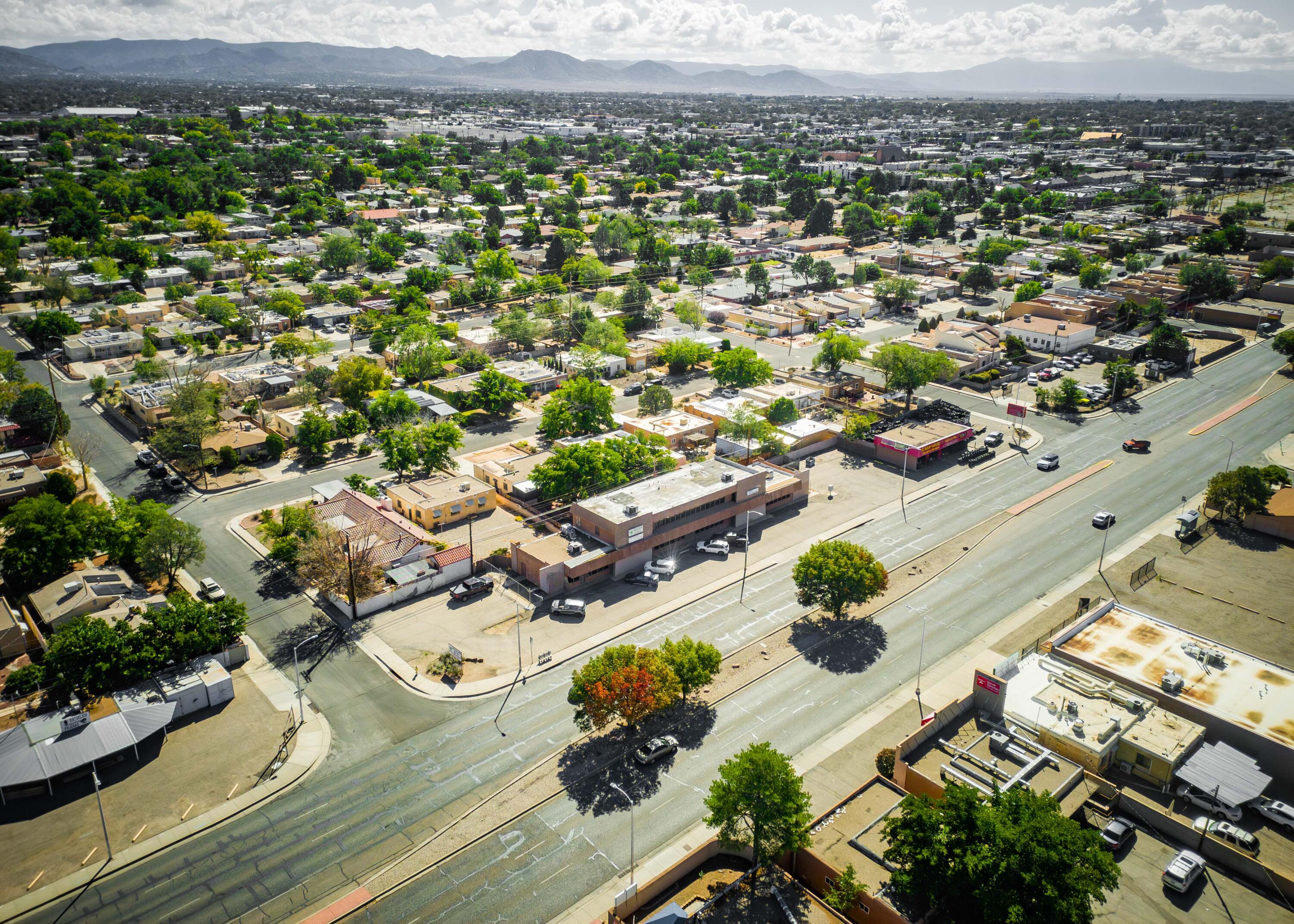 Photo 3 — 740 San Mateo Boulevard NE