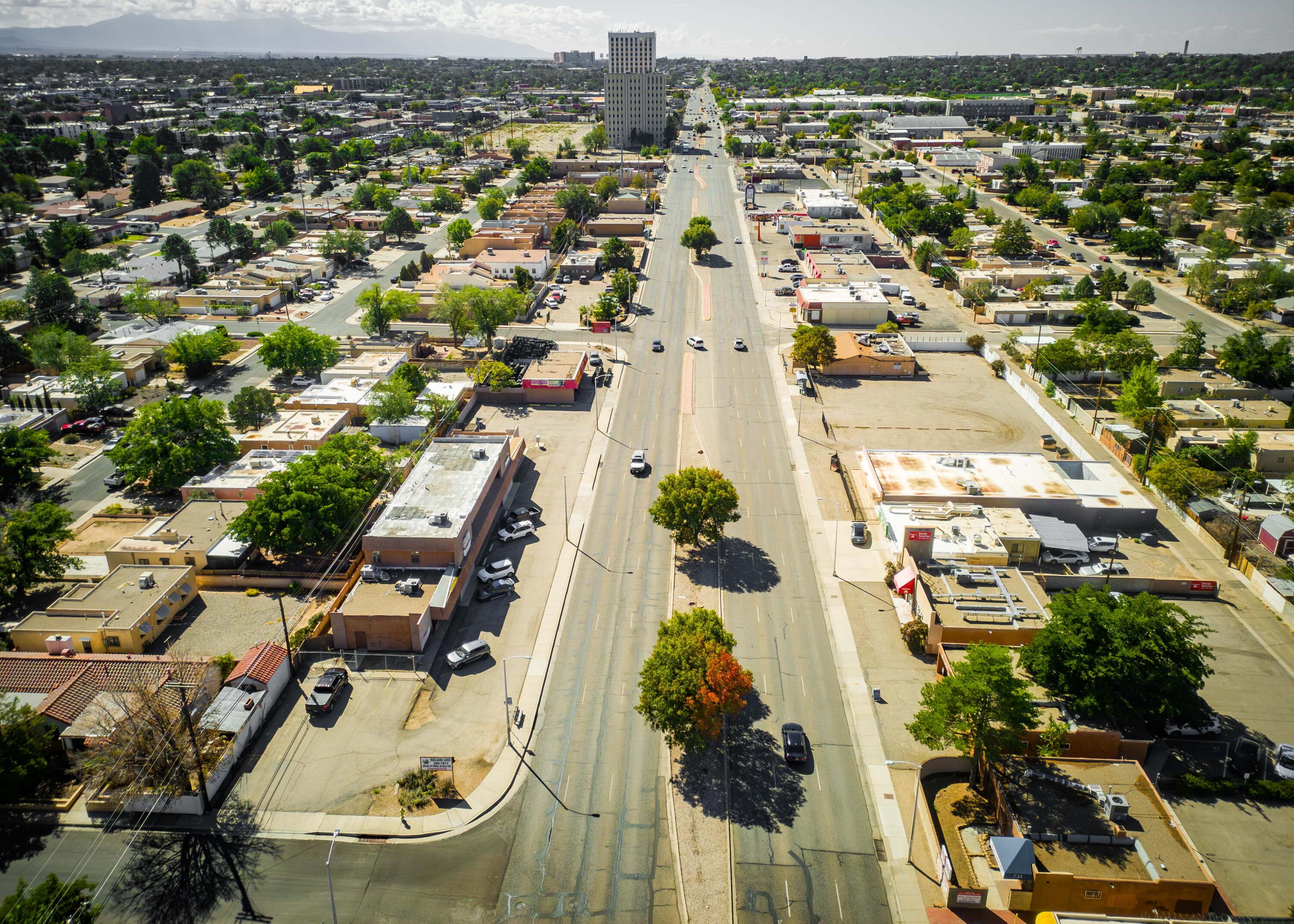 Photo 2 — 740 San Mateo Boulevard NE