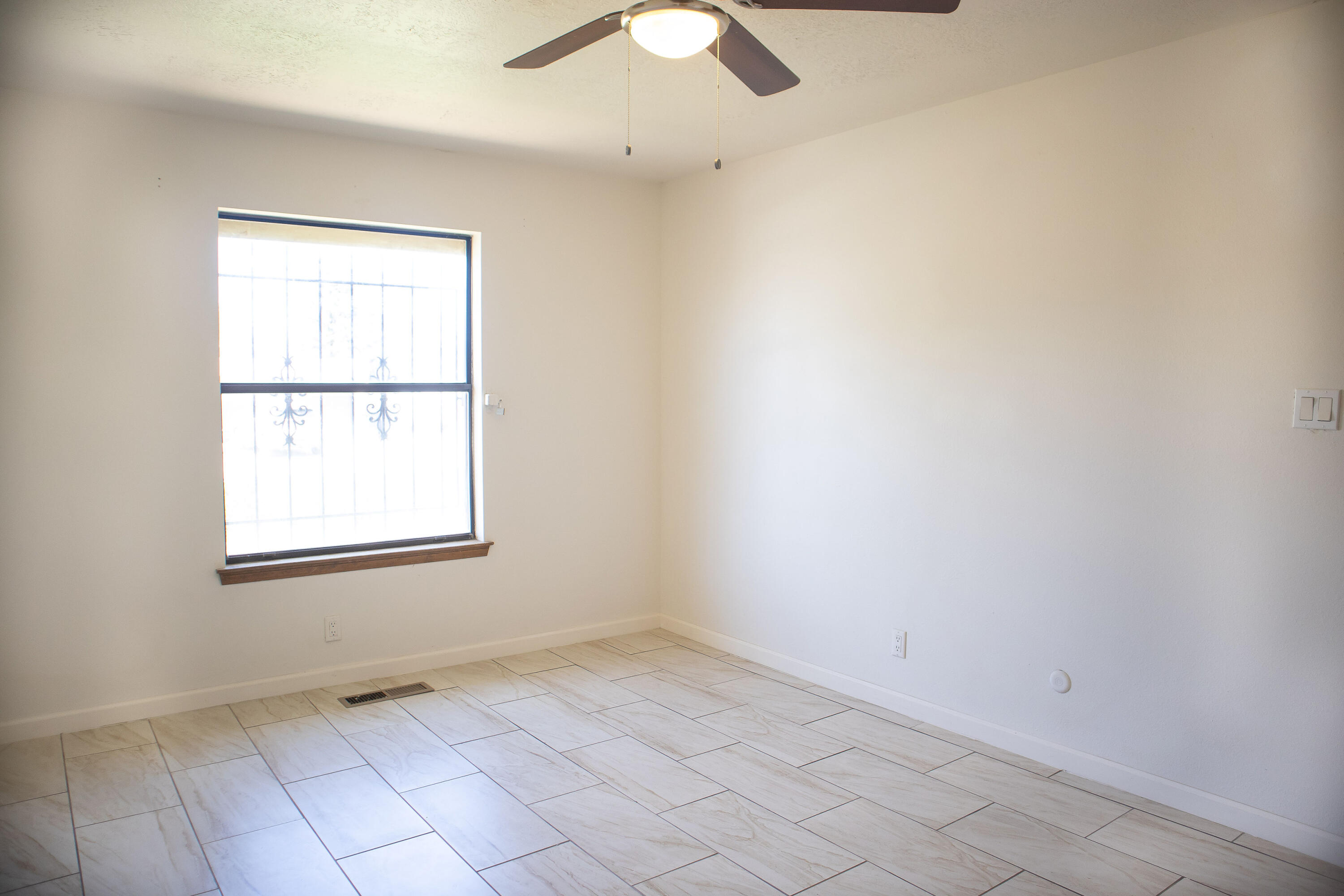 Photo 6 — 5406 Edwards Drive NE