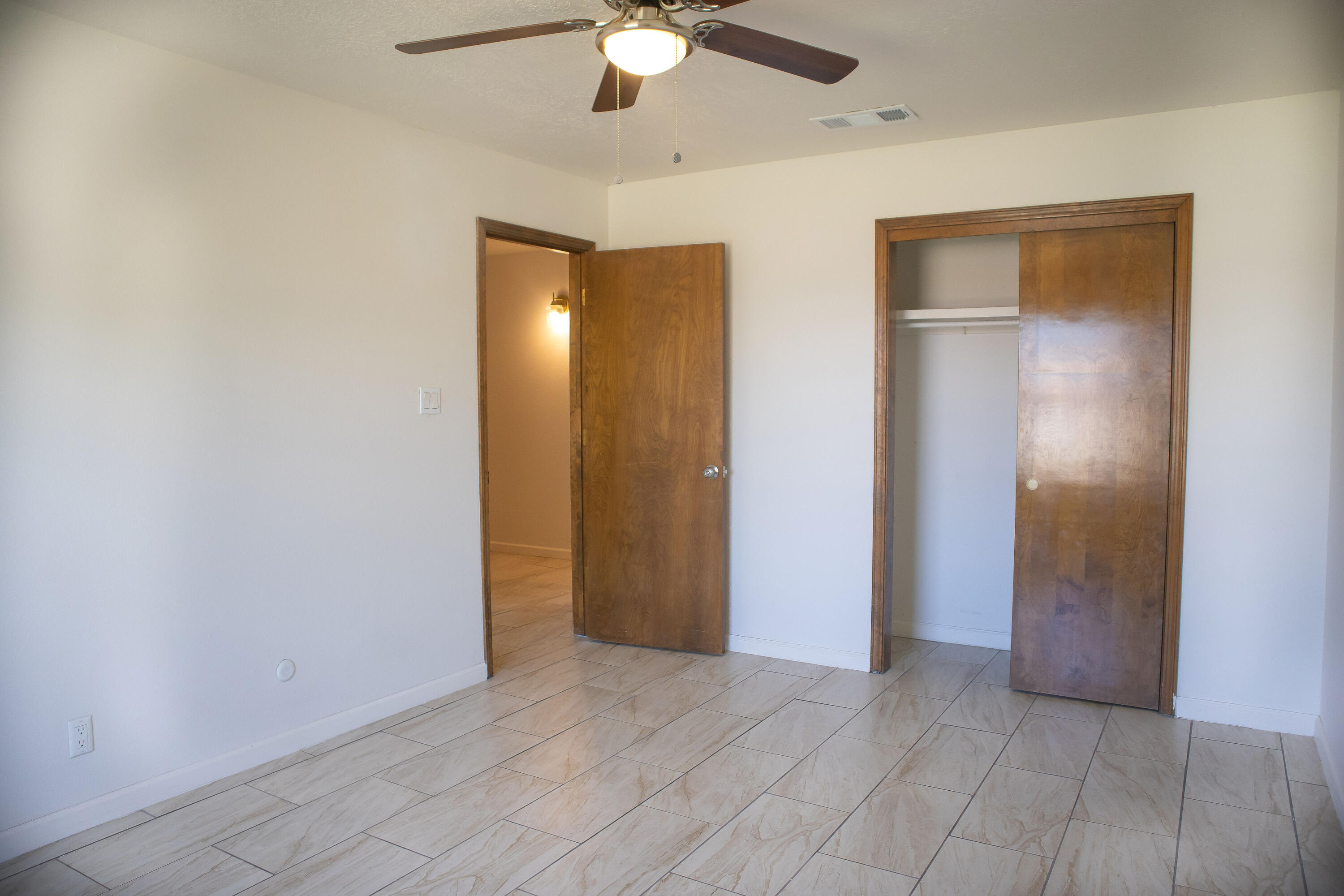 Photo 7 — 5406 Edwards Drive NE