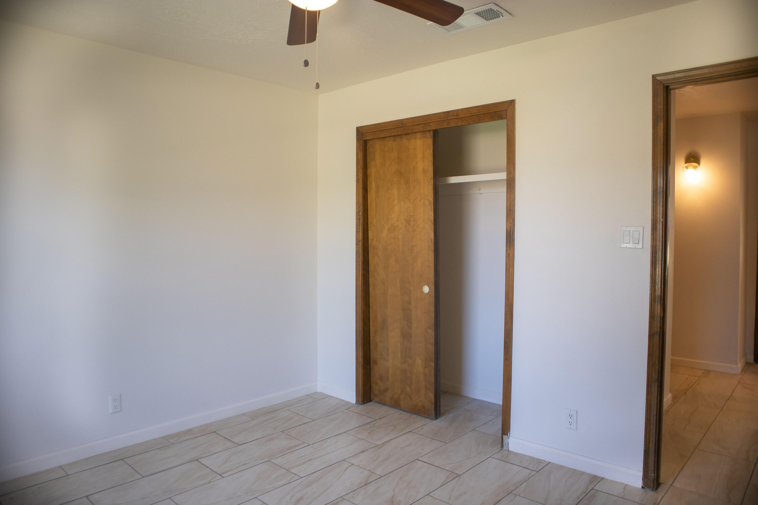 Photo 9 — 5406 Edwards Drive NE