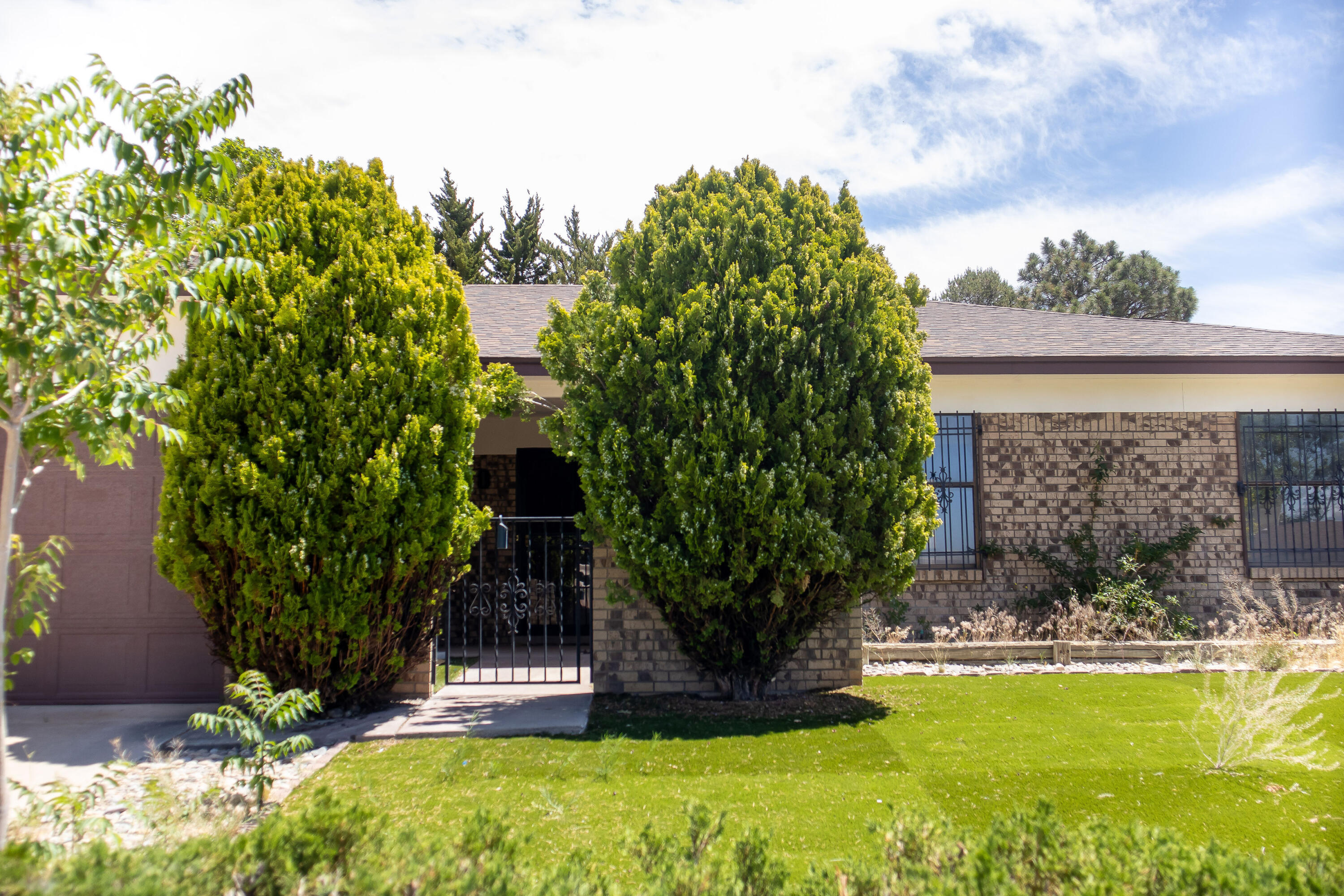 Photo 2 — 5406 Edwards Drive NE