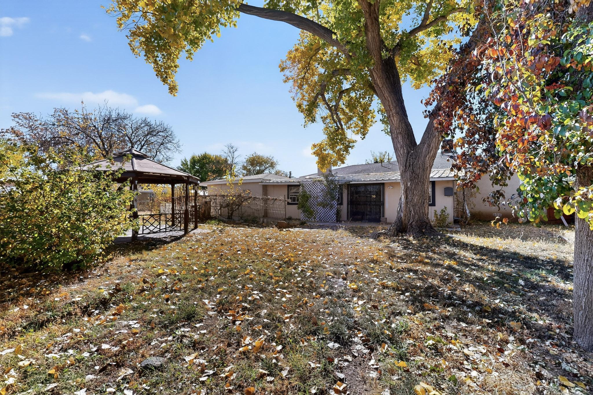 Photo 3 — 2715 Floral Road NW