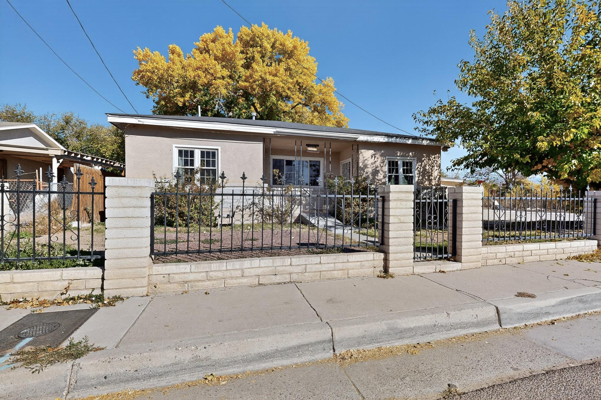 Photo 11 — 2715 Floral Road NW