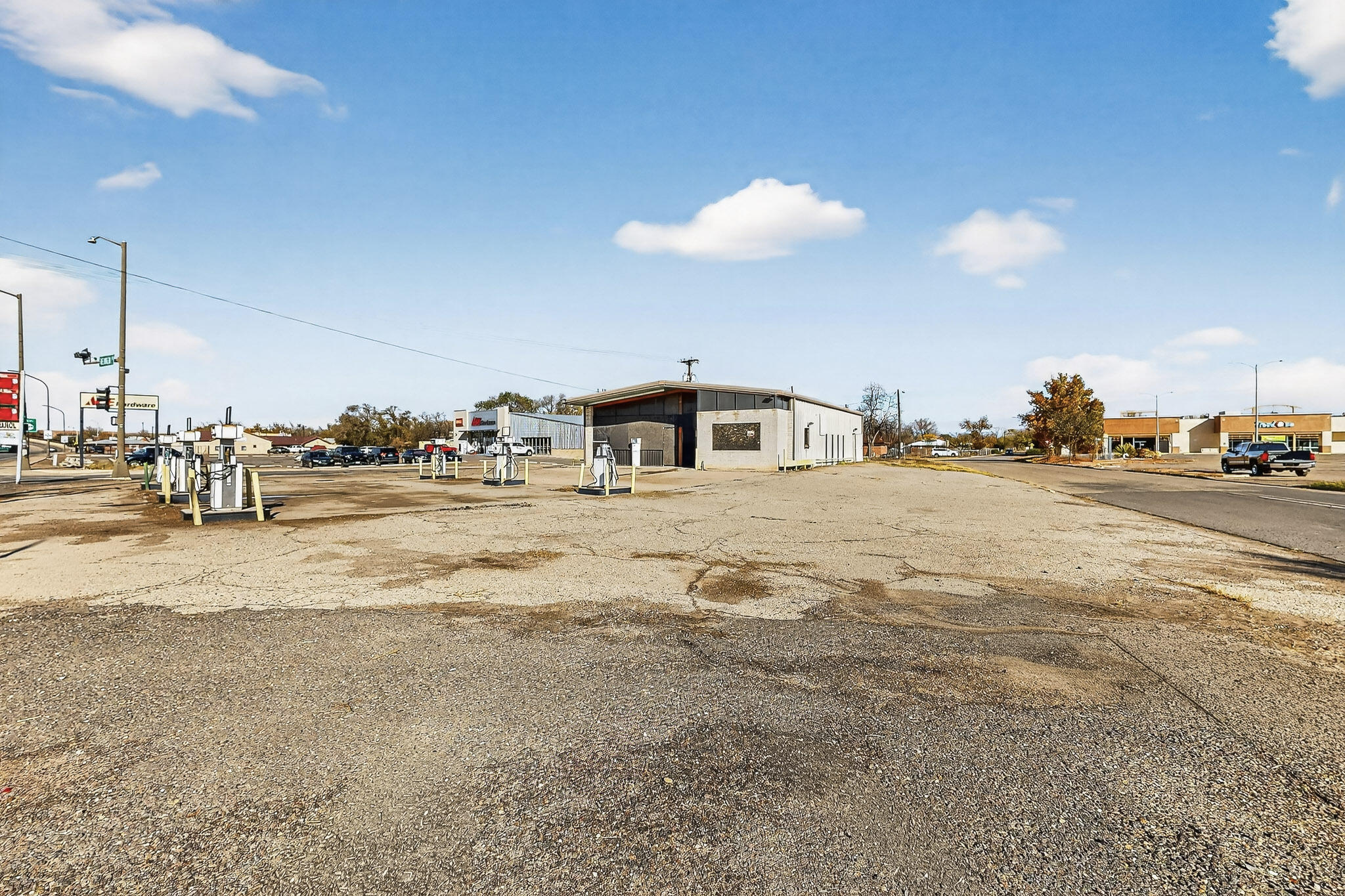 Photo 3 — 600 E Reinken Avenue