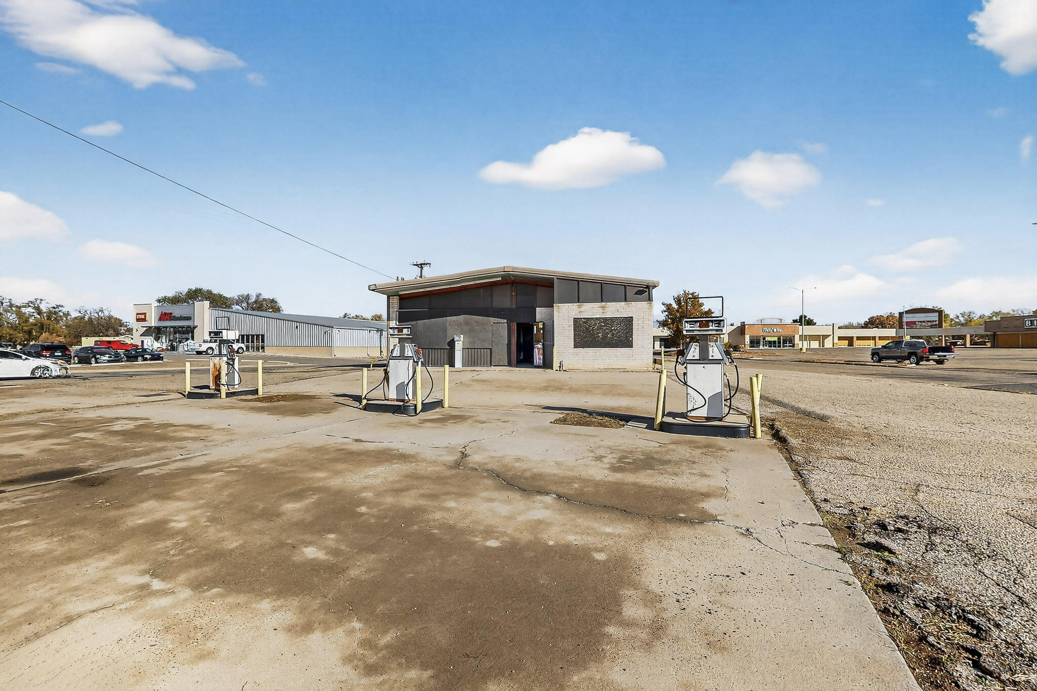 Photo 4 — 600 E Reinken Avenue