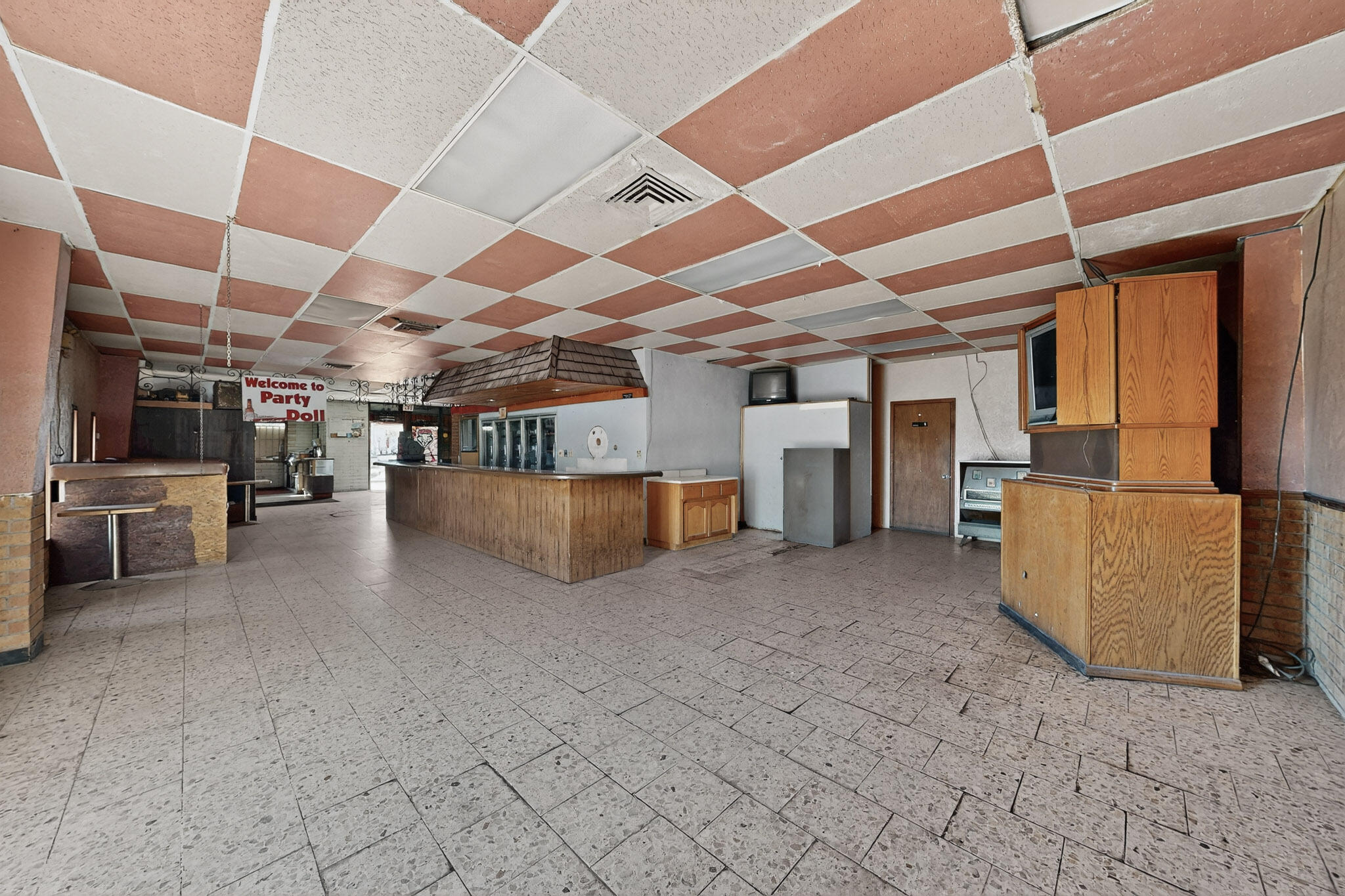 Photo 17 — 600 E Reinken Avenue