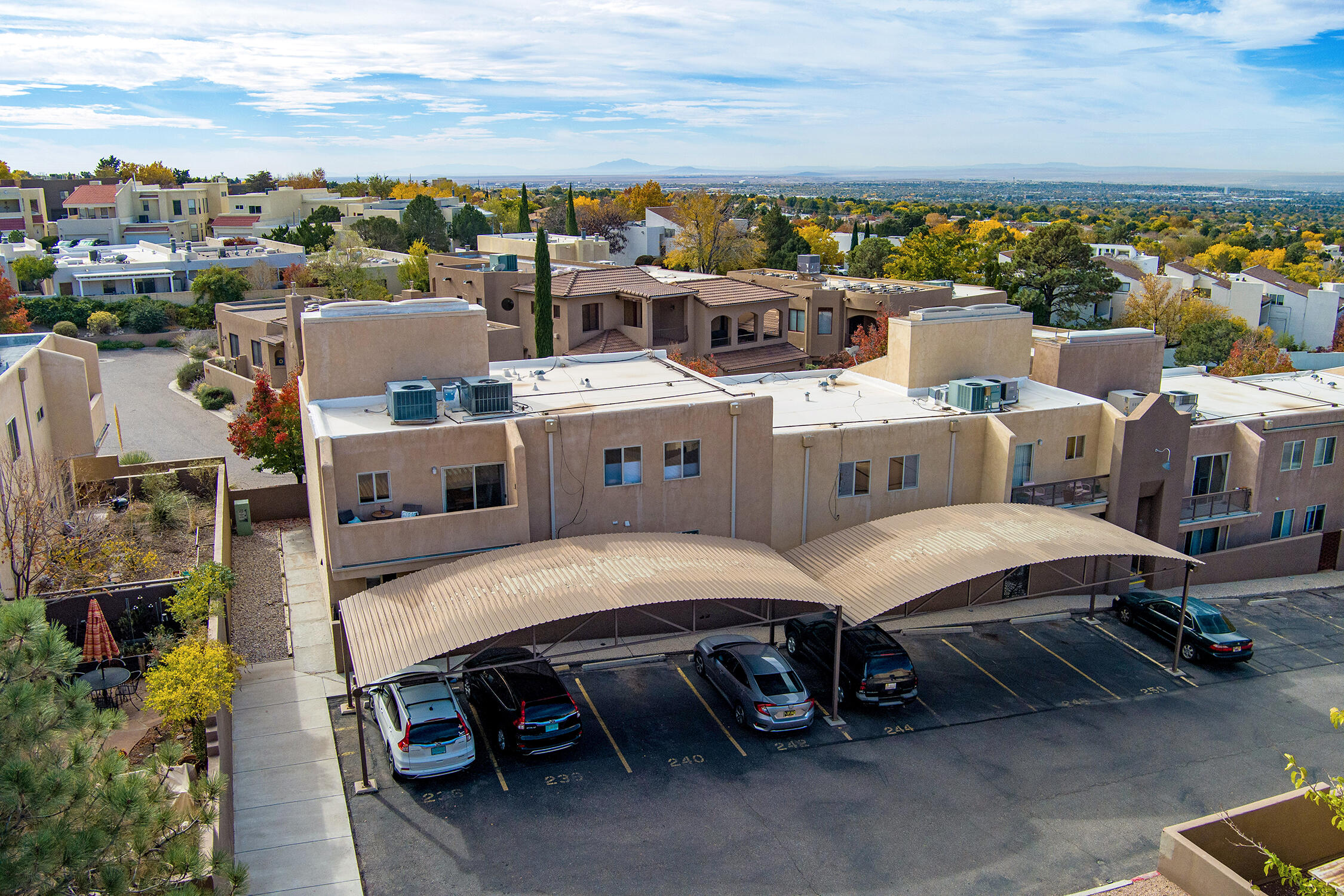 Photo 5 — 13246 Candelaria Road NE