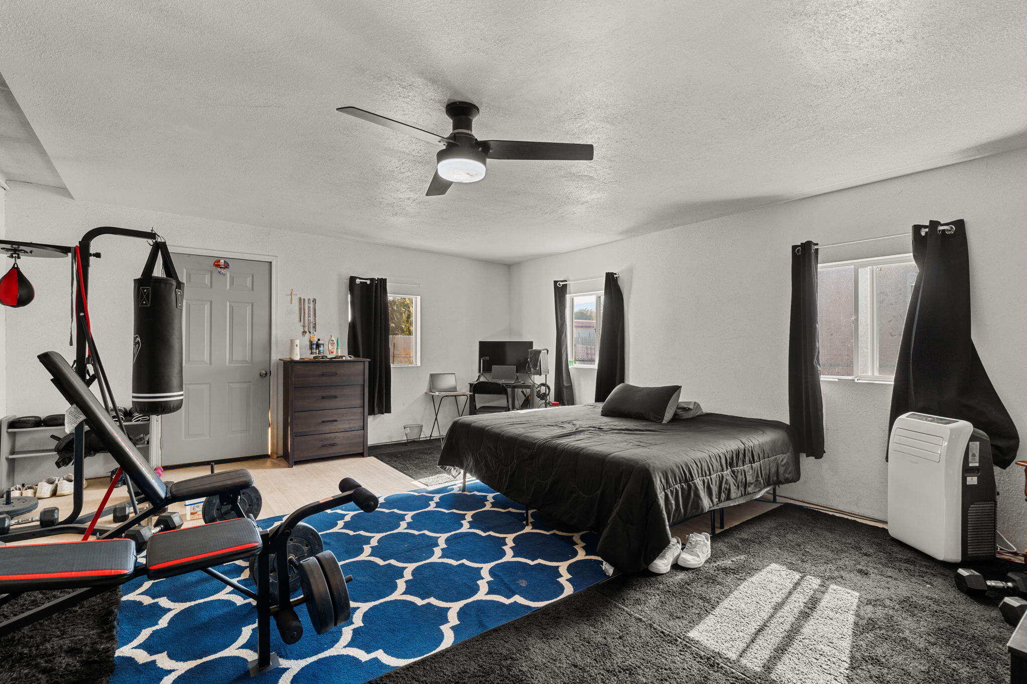 Photo 10 — 718 Liles Street