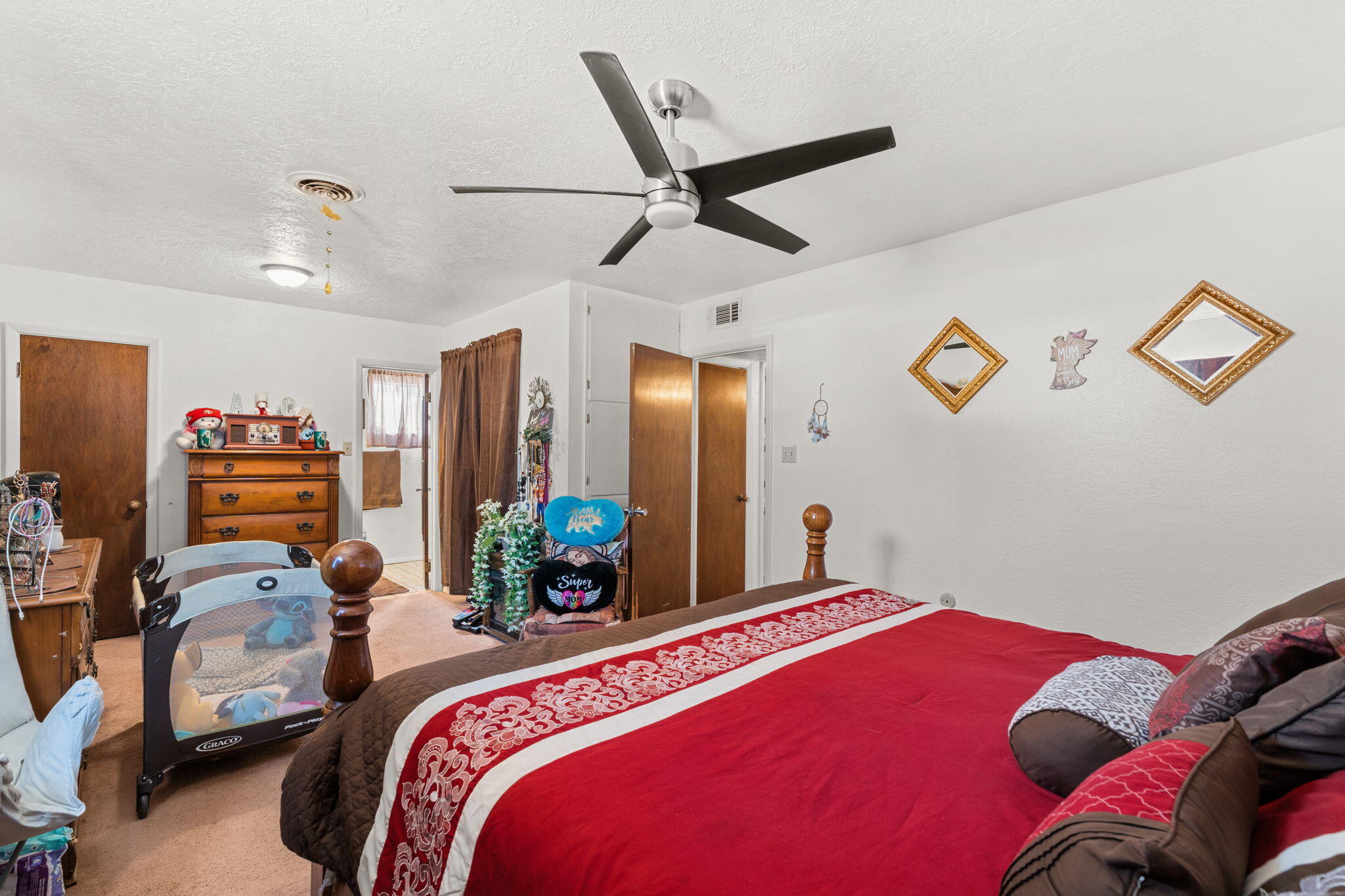 Photo 18 — 718 Liles Street