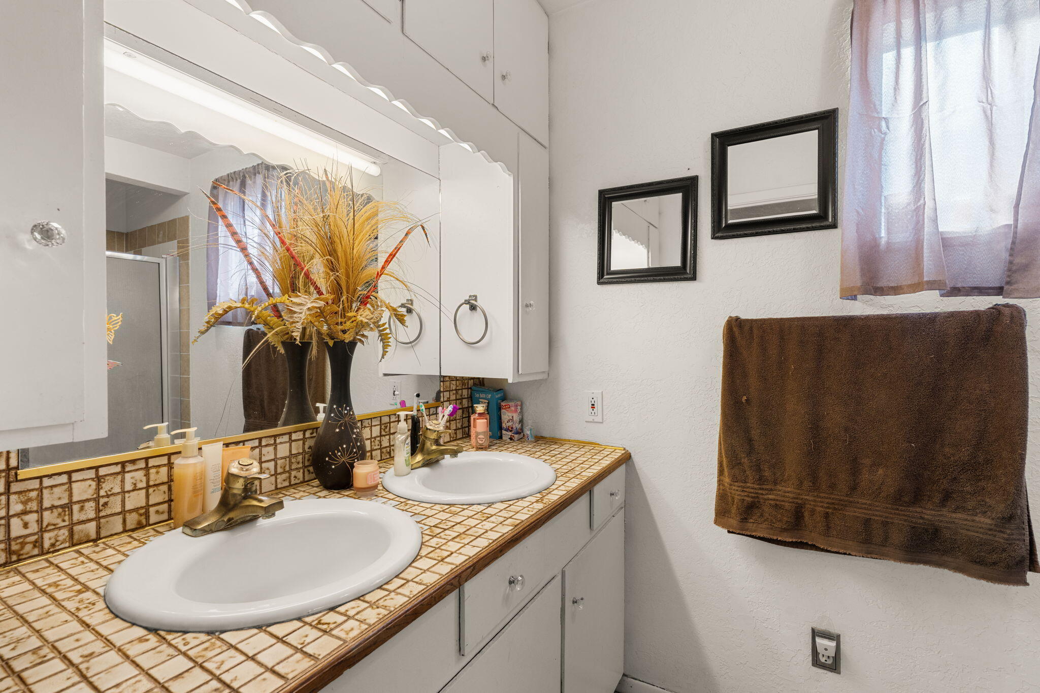 Photo 19 — 718 Liles Street