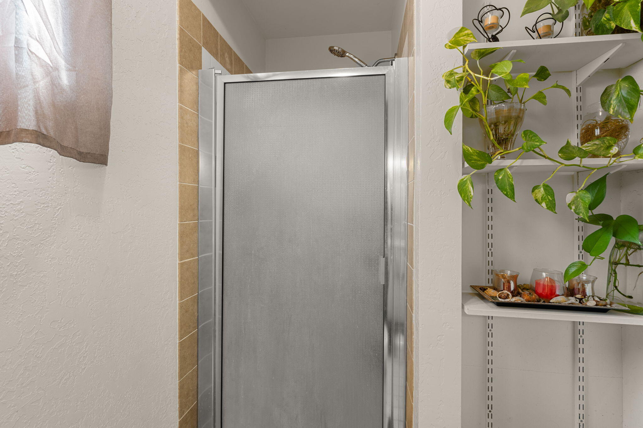 Photo 20 — 718 Liles Street