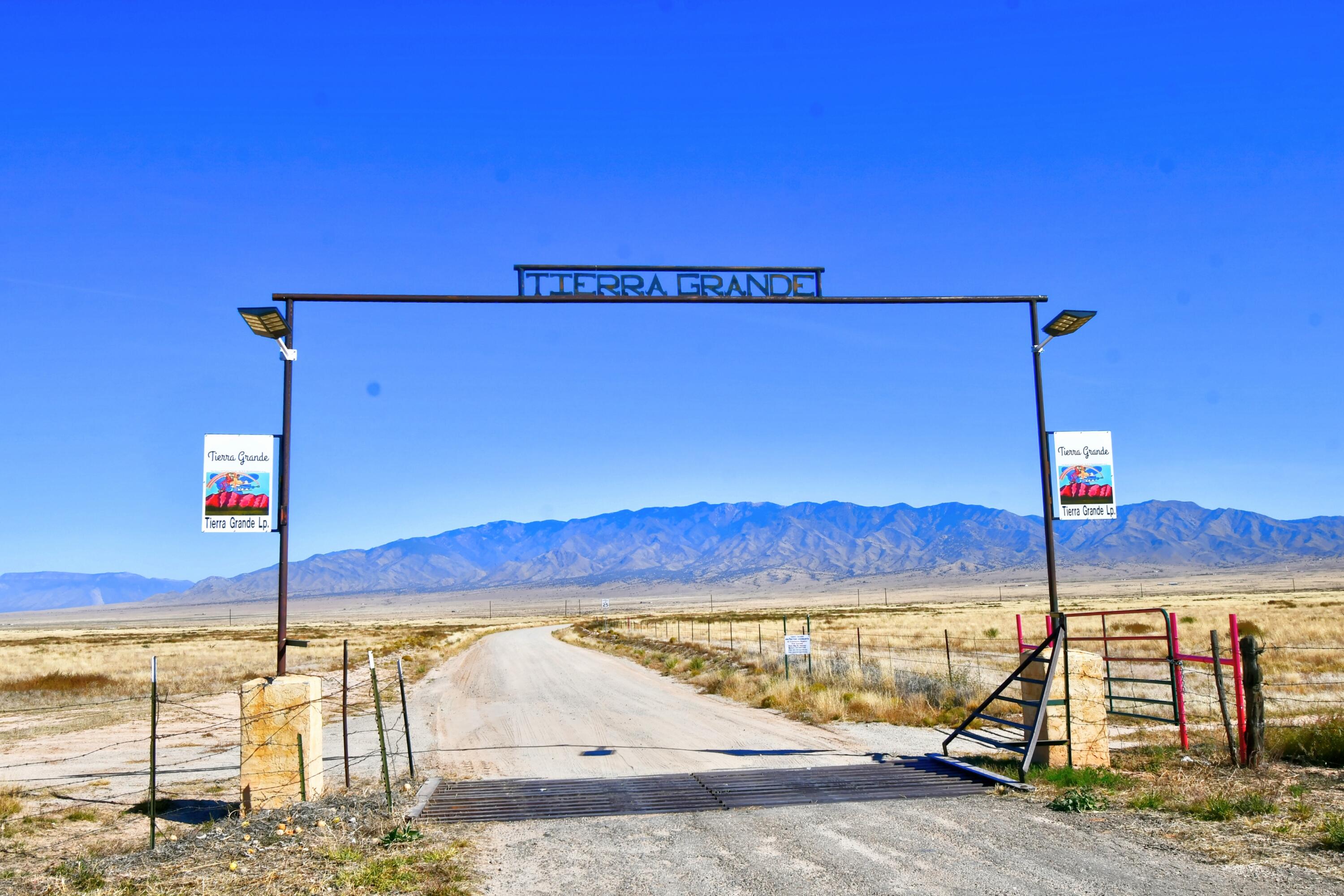  Destello and Estada Drive 22, Rio Communities, NM 87002