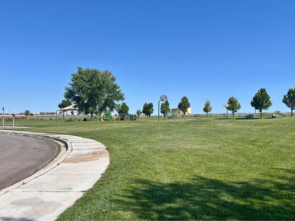 Photo 8 — 4076 Aloe Circle NE