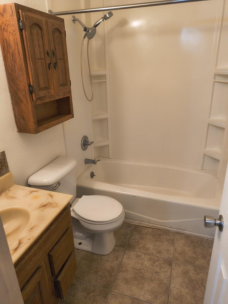Photo 13 — 630 Gianera Avenue