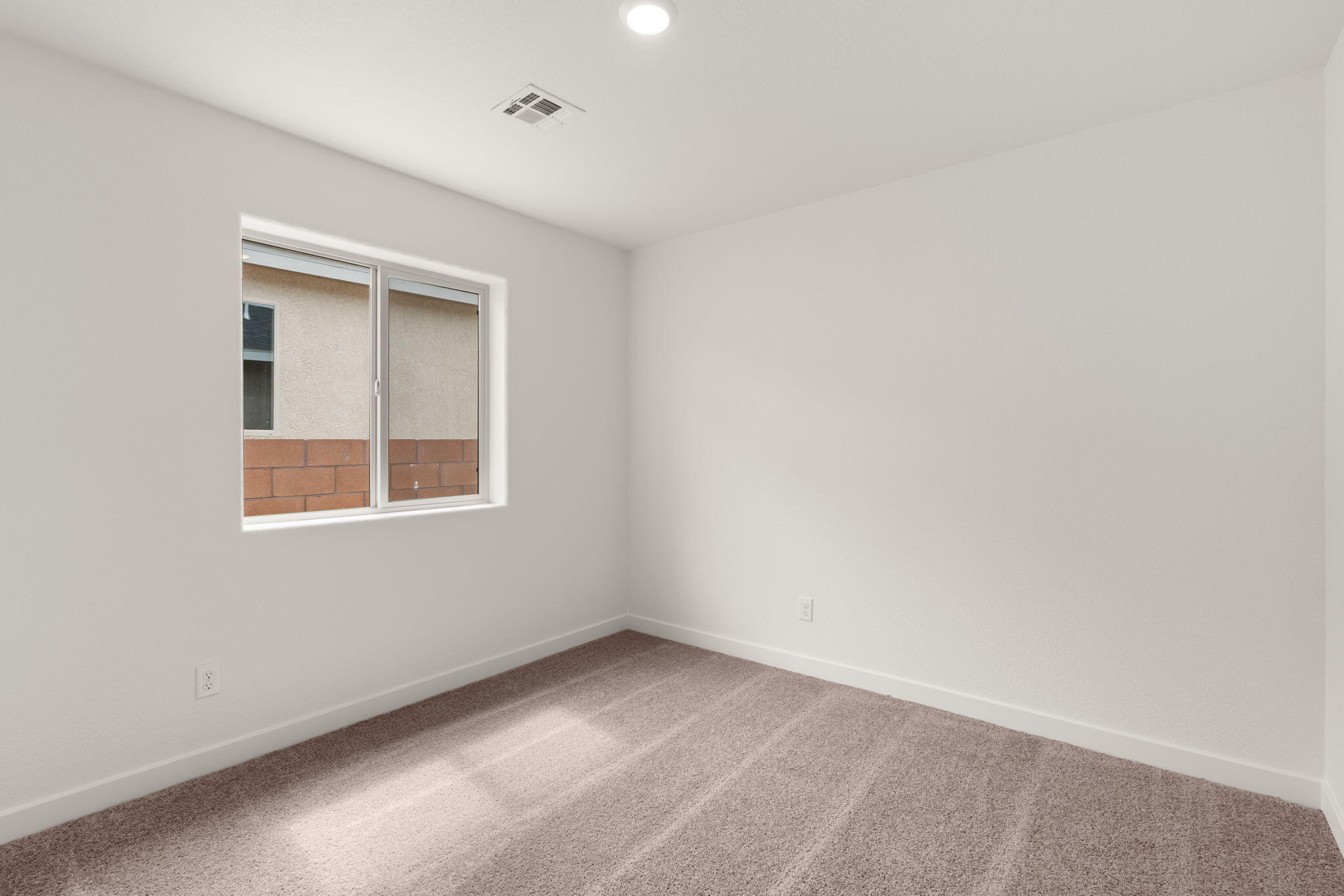 Photo 12 — 1532 Rawhide Loop NE